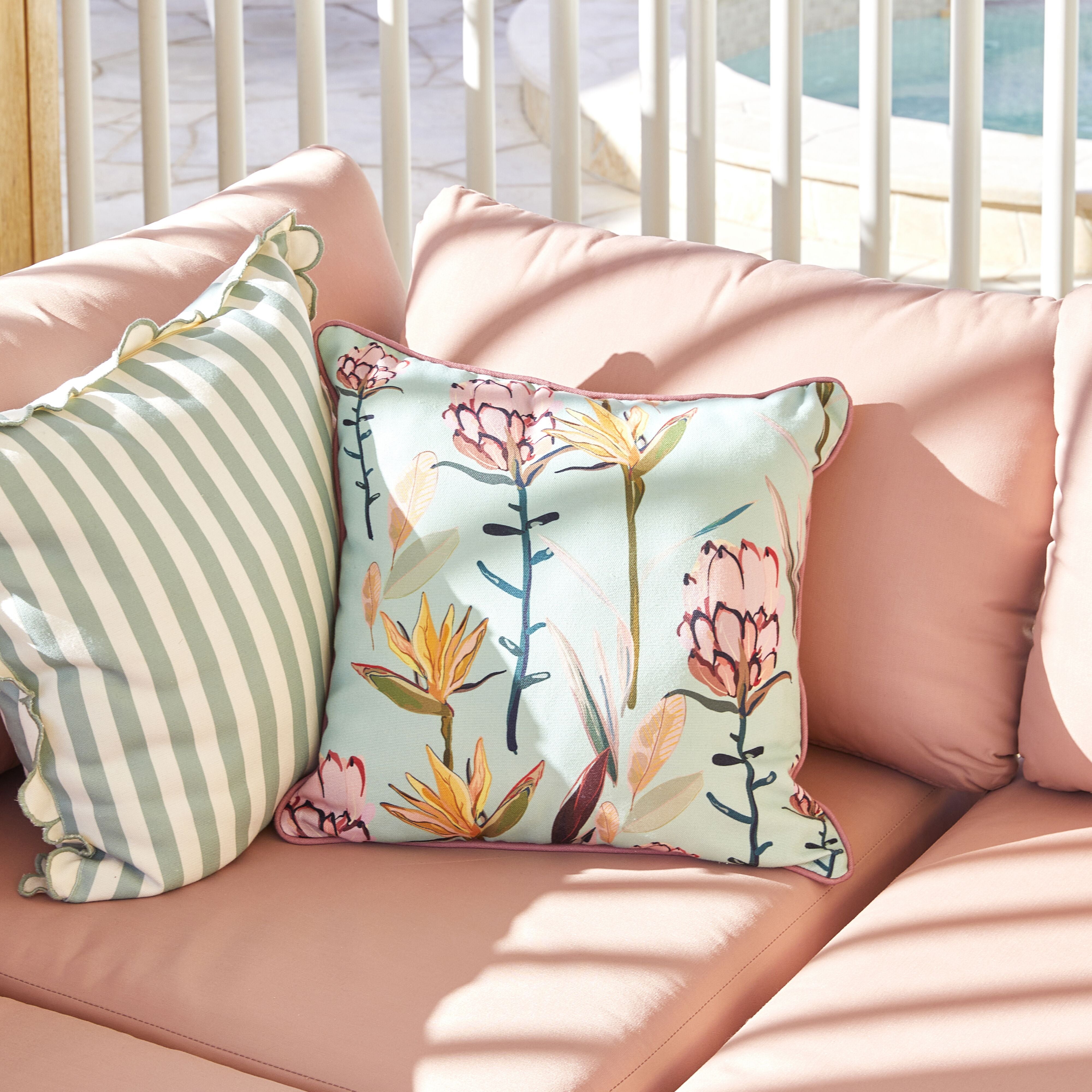 Aruba Protea & Bird of Paradise Throw Pillow Cover 45x45cm - Tropical Home Decor for Sofa, Bed & Outdoor Patio