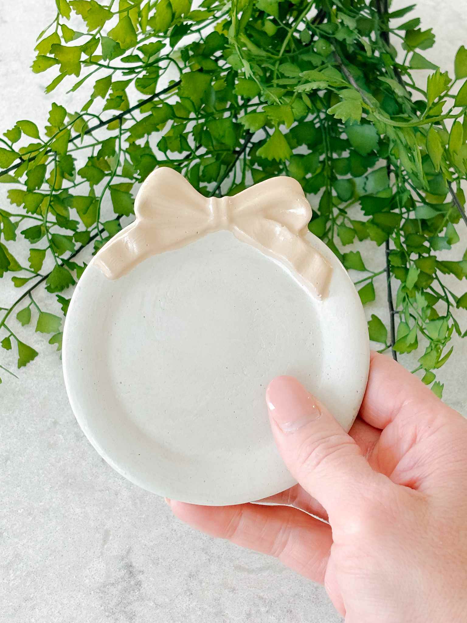 Elegant Bow-Shaped Trinket Dish - Jewelry Holder for Rings, Earrings & Small Accessories - Perfect for Nightstand, Dresser & Bathroom Organization
