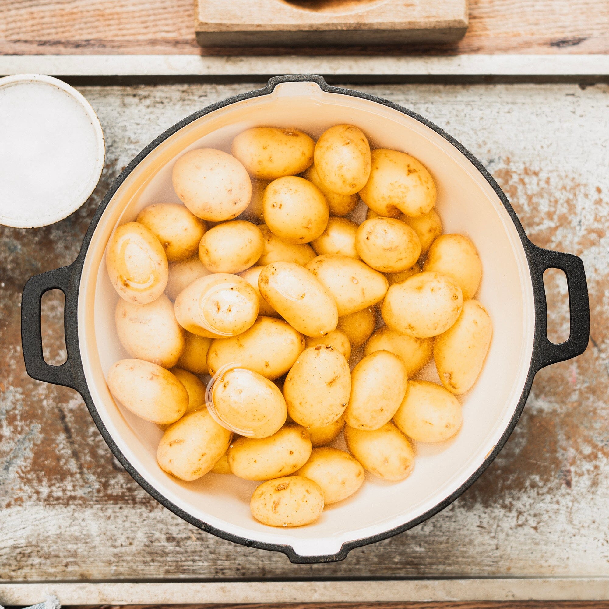 Premium Enamel Lined Cast Iron Dutch Oven - 5.5 Quart Heavy Duty Cookware for Braising, Stewing & Baking - Perfect for Soups, Casseroles & Bread Making