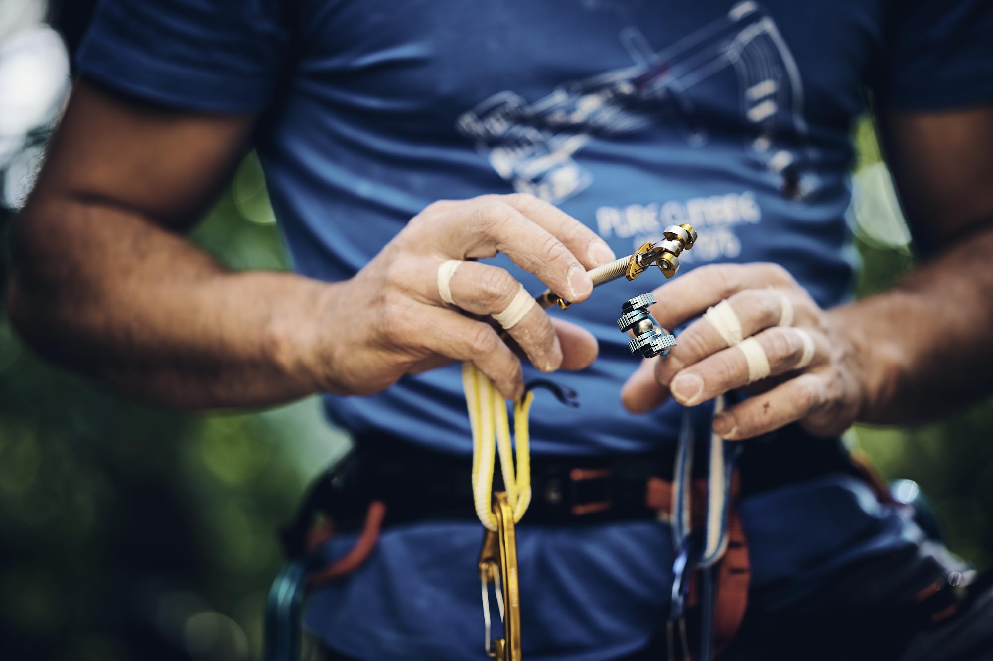 Offset Zero Friends Rock Climbing Cams - Lightweight Active Protection for Traditional & Alpine Climbing - Perfect for Crack Climbing, Multi-Pitch Routes & Outdoor Adventures