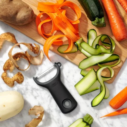 OXO Good Grips Y Peeler Straight - Ergonomic Vegetable Peeler for Potatoes, Carrots & Fruits - Comfort Grip Handle, Sharp Stainless Steel Blade - Perfect for Kitchen, Cooking & Meal Prep