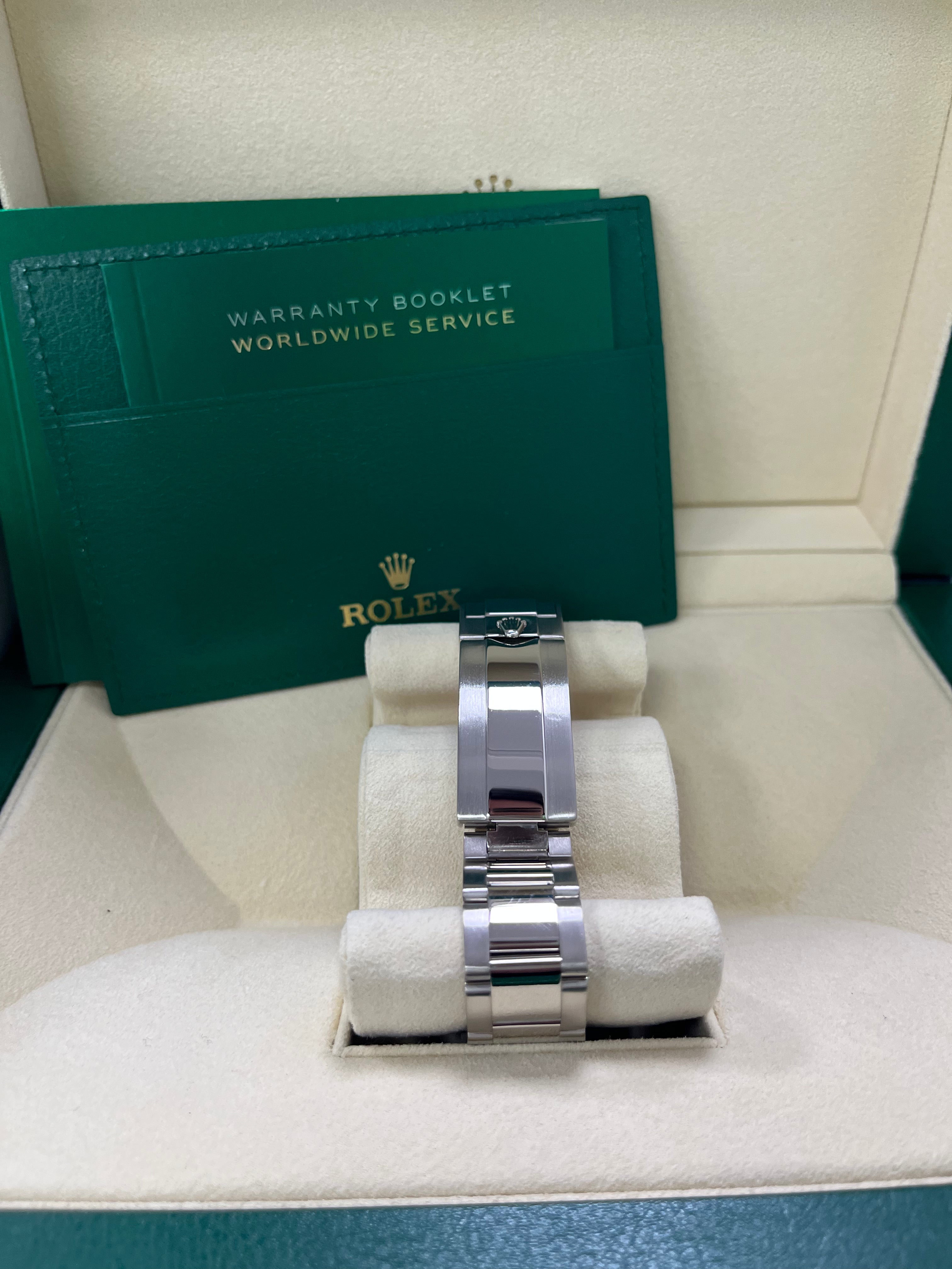 Rolex Submariner Date 40mm White Gold Blue Dial Smurf Watch (Ref. 116619LB) - Luxury Diving Timepiece for Men, Perfect for Water Sports & Formal Occasions