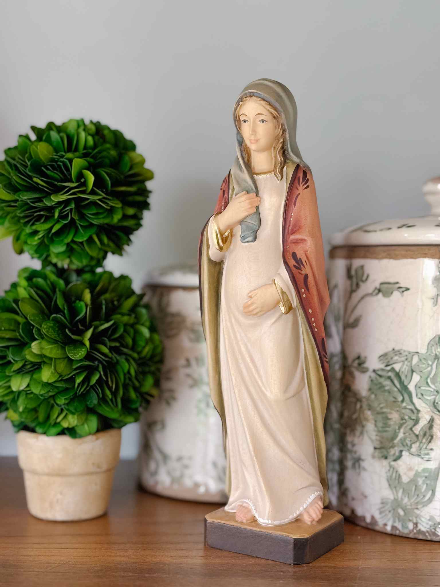 Mary Tabernacle of Love Statue - Religious Home Decor, Catholic Gifts for Women, Christian Statue for Prayer Altar & Meditation - Perfect for Church, Home Chapel, or Spiritual Retreat