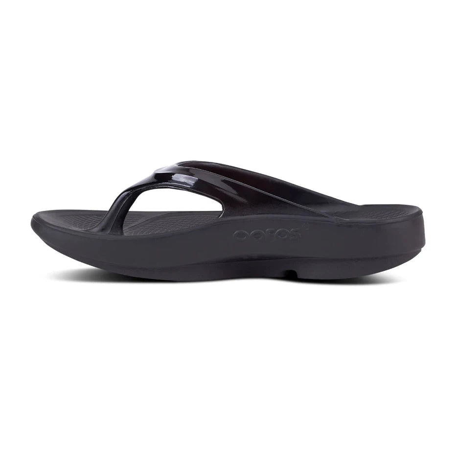 Oolala Women's Comfortable Black Sandals - Breathable & Lightweight for Beach, Walking & Summer Outfits