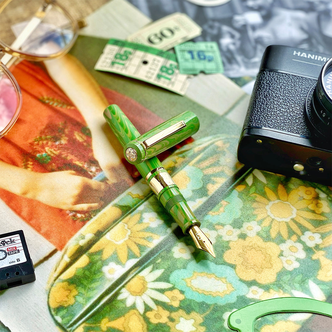 Esterbrook Model J Fountain Pen - Lotus Green Vintage Fountain Pen for Writing, Calligraphy & Collecting - Perfect for Gifts, Office Use & Everyday Writing