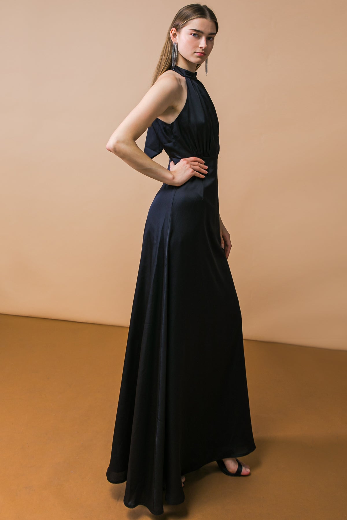 LOOKBOOK FAVORITE HALTER MAXI DRESS - Elegant Summer Beach Dress for Women, Perfect for Vacations, Weddings & Date Nights
