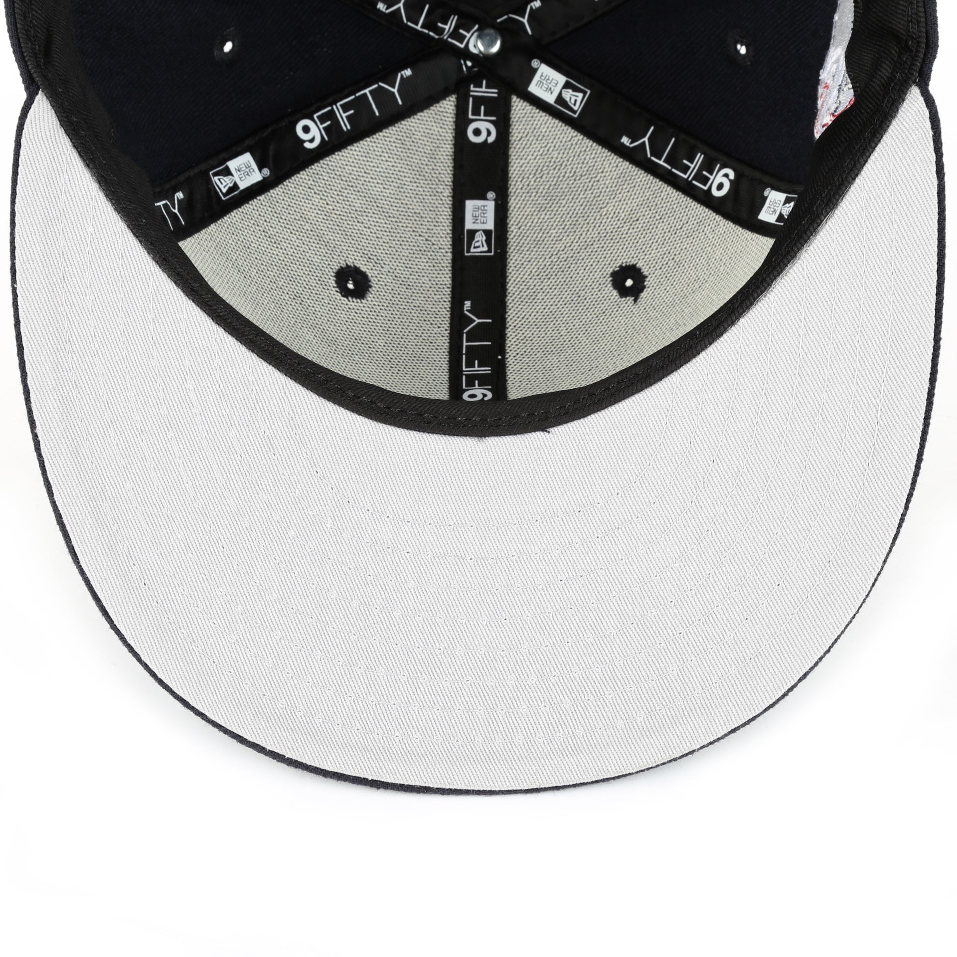 New Era 9Fifty Seattle Mariners Navy Snapback Hat - Adjustable Baseball Cap for Men & Women - Perfect for Baseball Games, Streetwear Fashion & Casual Outfits