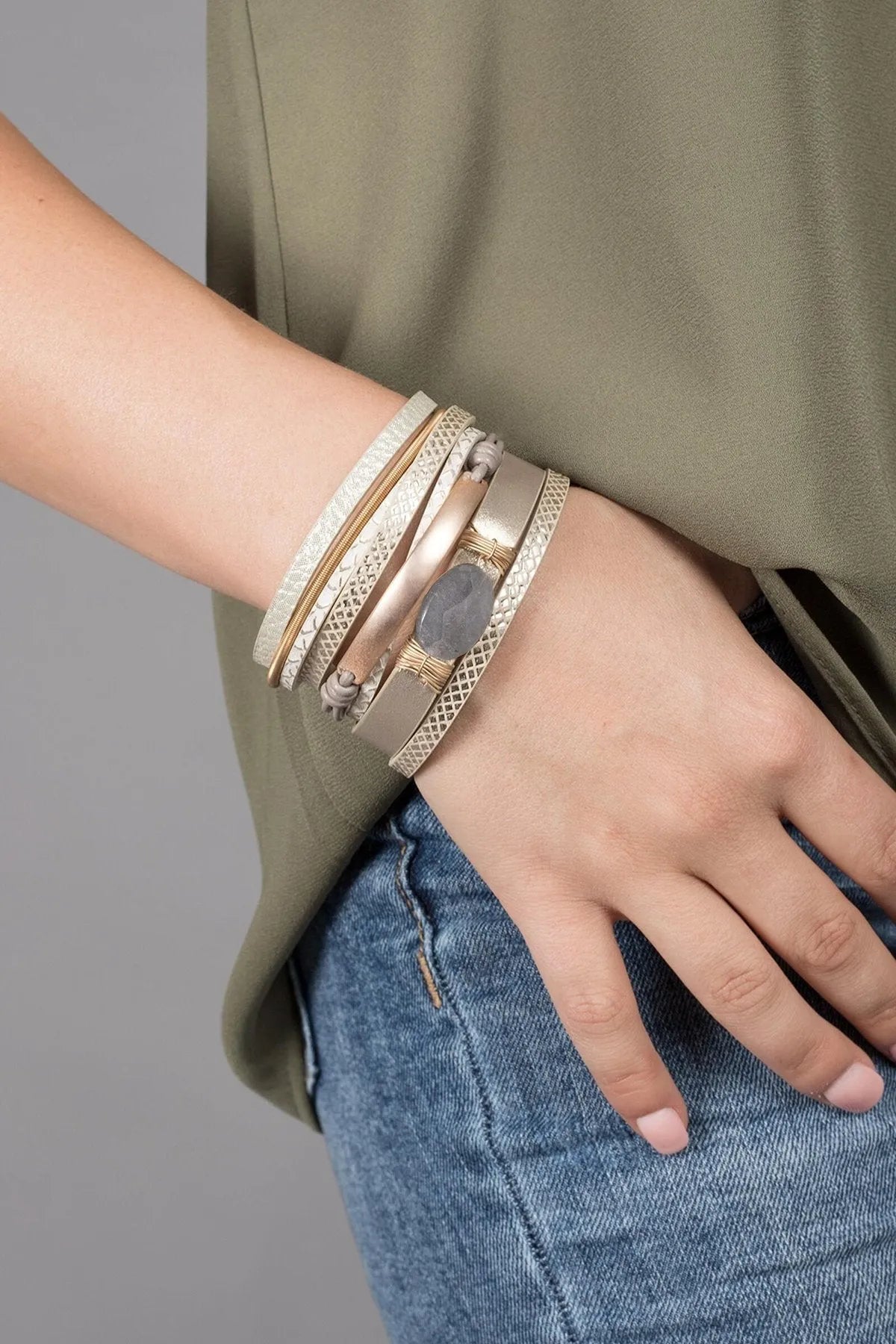 Premium Genuine Leather Bracelet for Men & Women - Handmade Adjustable Wrap Cuff - Perfect for Casual Wear, Gifts & Boho Fashion