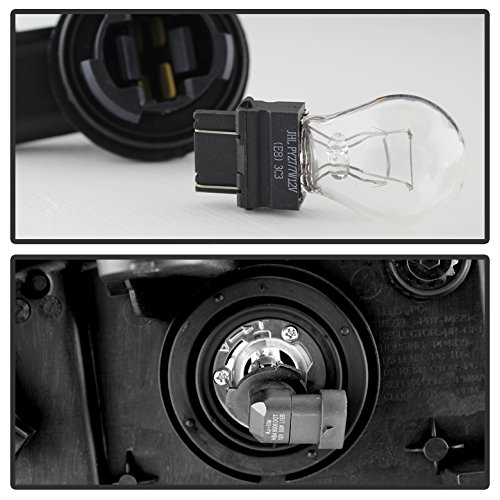 Saturn Vue Crystal Clear Headlights - Black Housing with Clear Lens for Enhanced Night Visibility & Style Upgrade