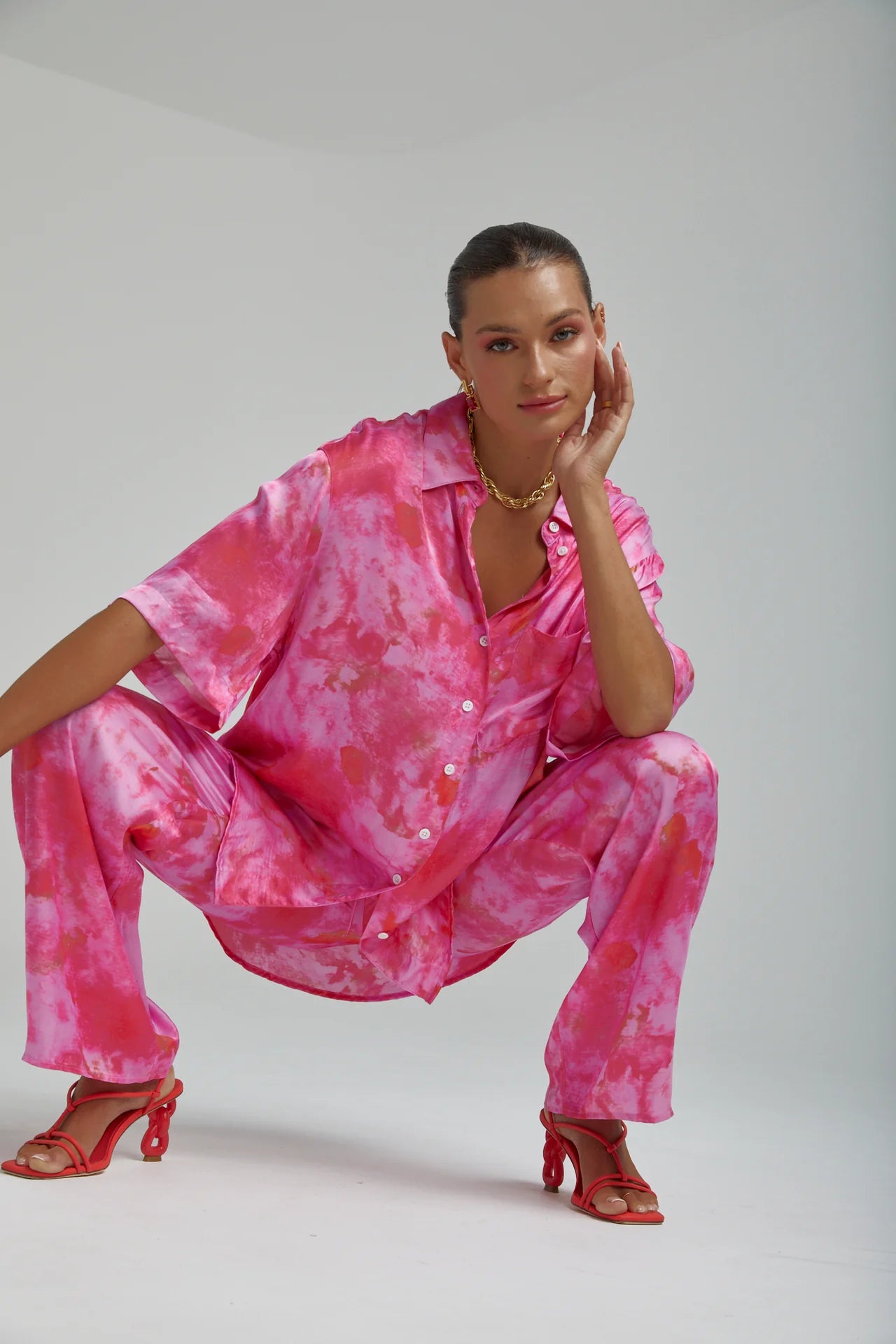 Stylish Big Shirt with Hibiscus Print - Comfortable Oversized Blouse for Women - Perfect for Beach, Vacation, and Summer Outfits