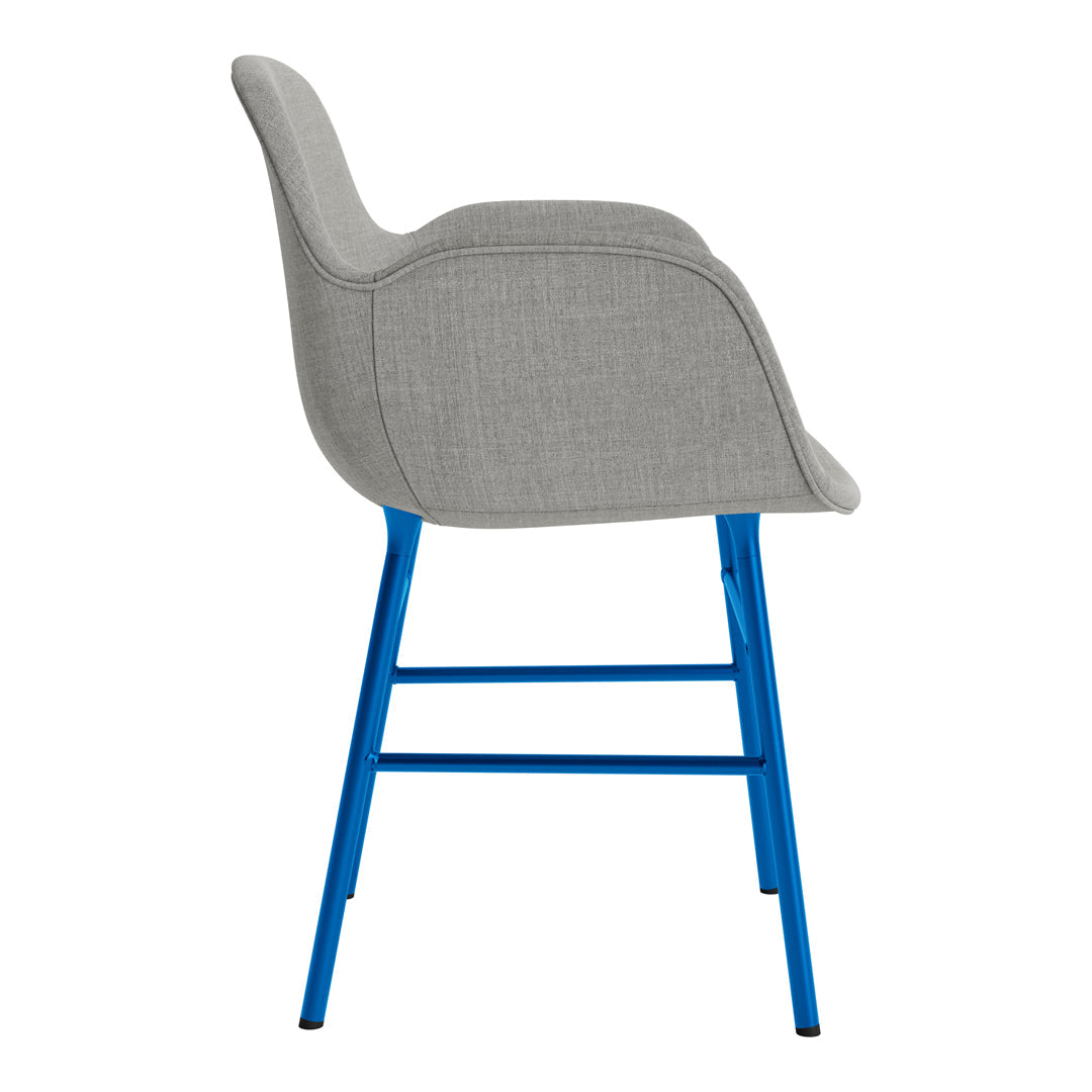 Modern Form Armchair with Sturdy Metal Legs & Soft Upholstery - Perfect for Living Room, Office, or Reading Nook