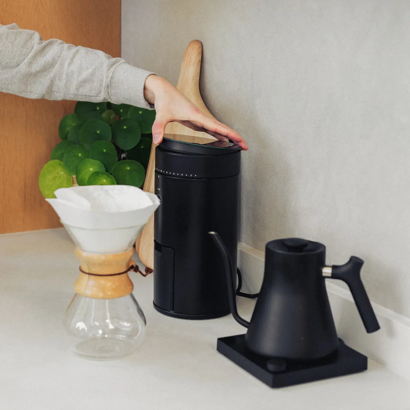 Premium Wilfa Uniform Coffee Grinder & Performance Brewer Bundle - Perfect for Home Baristas & Specialty Coffee Enthusiasts