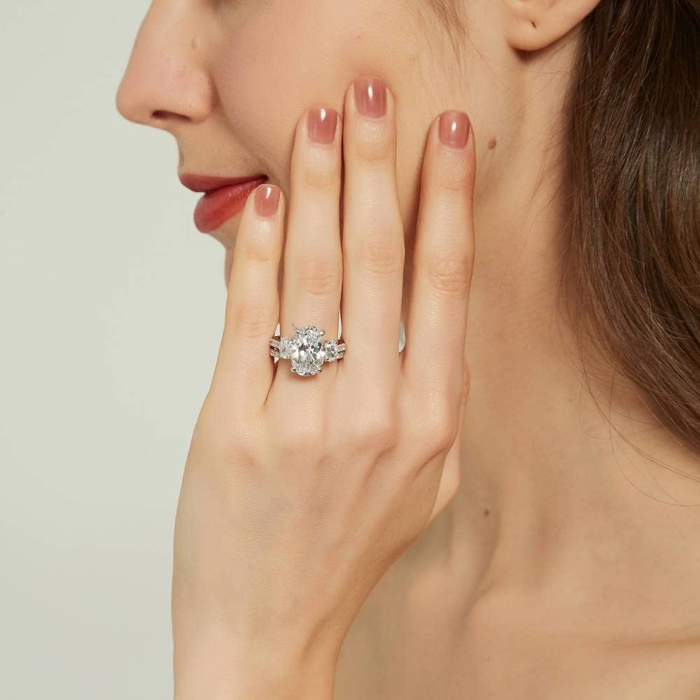 BERRICLE Sterling Silver 3-Stone Oval Cut Cubic Zirconia Engagement Ring Set for Women - 5.5 Carat CZ Wedding Band, Rhodium Plated Size 4-10 - Perfect for Proposals, Anniversaries & Bridal Jewelry