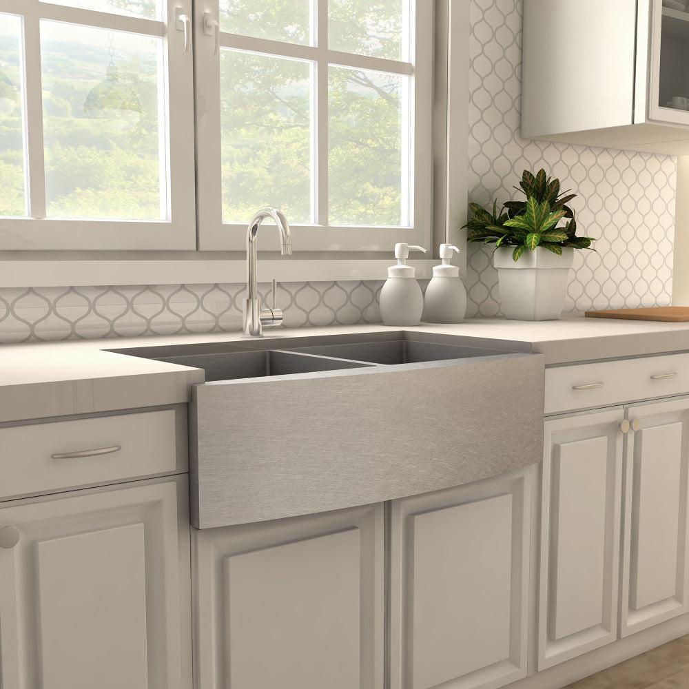 ZLINE Renoir Single Handle Chrome Kitchen Faucet - Modern Pull-Down Sprayer for Sink, Perfect for Home Kitchen Remodeling & Dishwashing (REN KF CH)