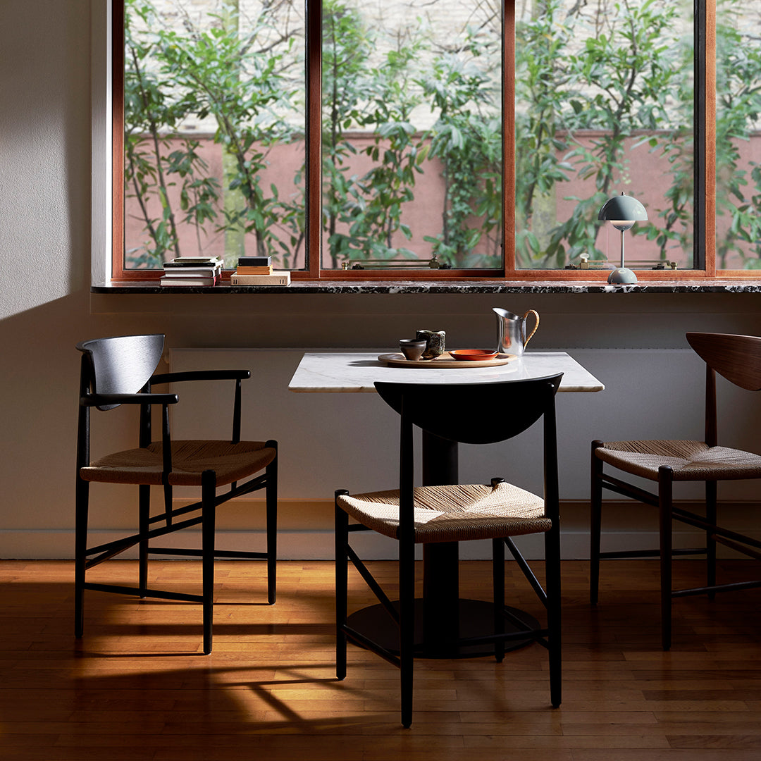 SK16 Adjustable Height Dining Table with Center Base - Perfect for Small Spaces, Apartments, and Modern Kitchens