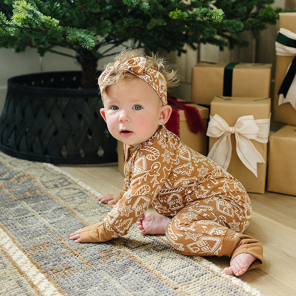 Cozy Bamboo Zipper Pajama Set - Gingerbread Print Christmas Pajamas for Women & Men - Soft Holiday Sleepwear for Family Matching, Christmas Eve & Winter Nights