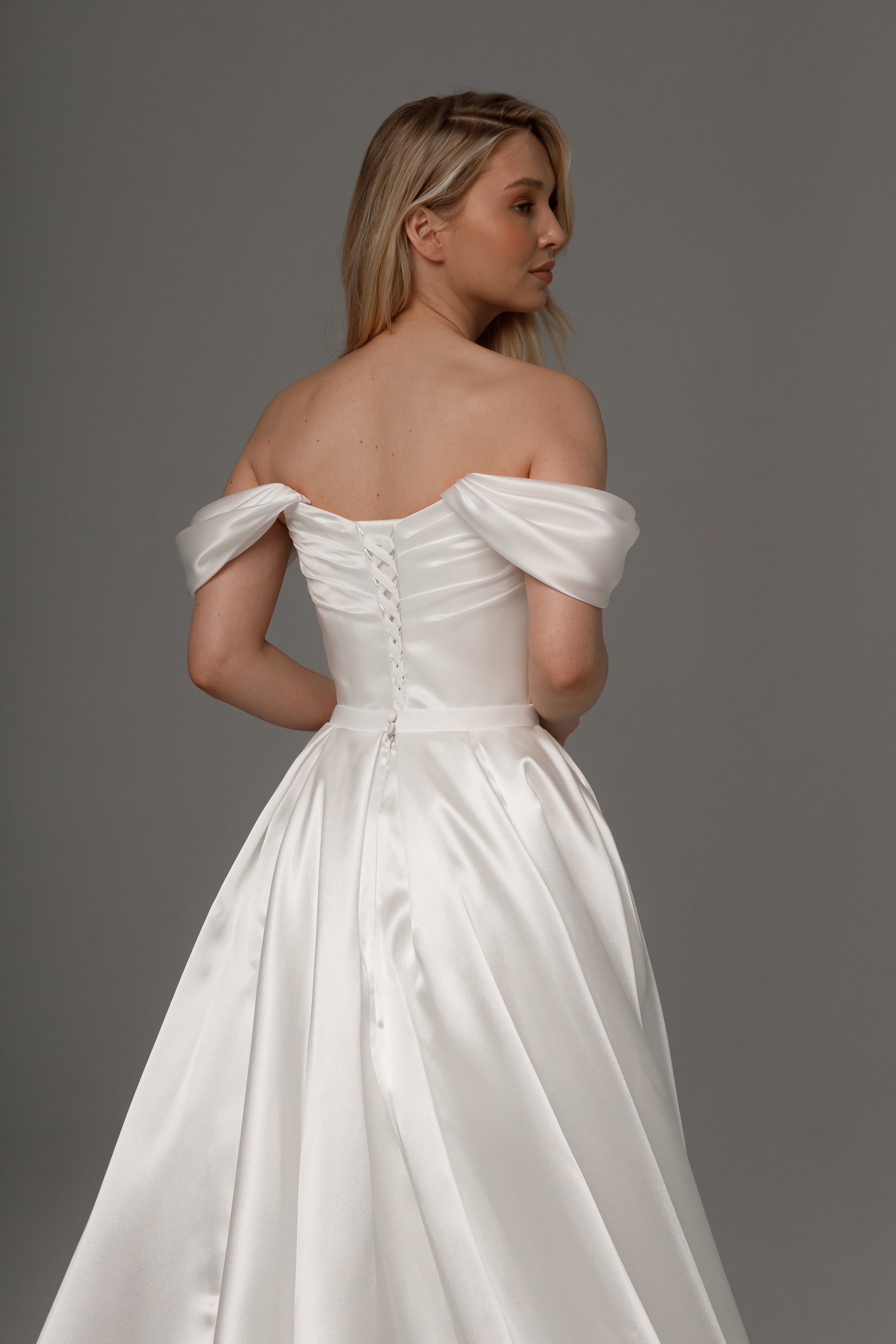 2 in 1 Wedding Dress Dakota With Detachable Fiorelia Skirt | Elegant Bridal Gown for Church & Beach Weddings | Perfect for Outdoor & Indoor Ceremonies