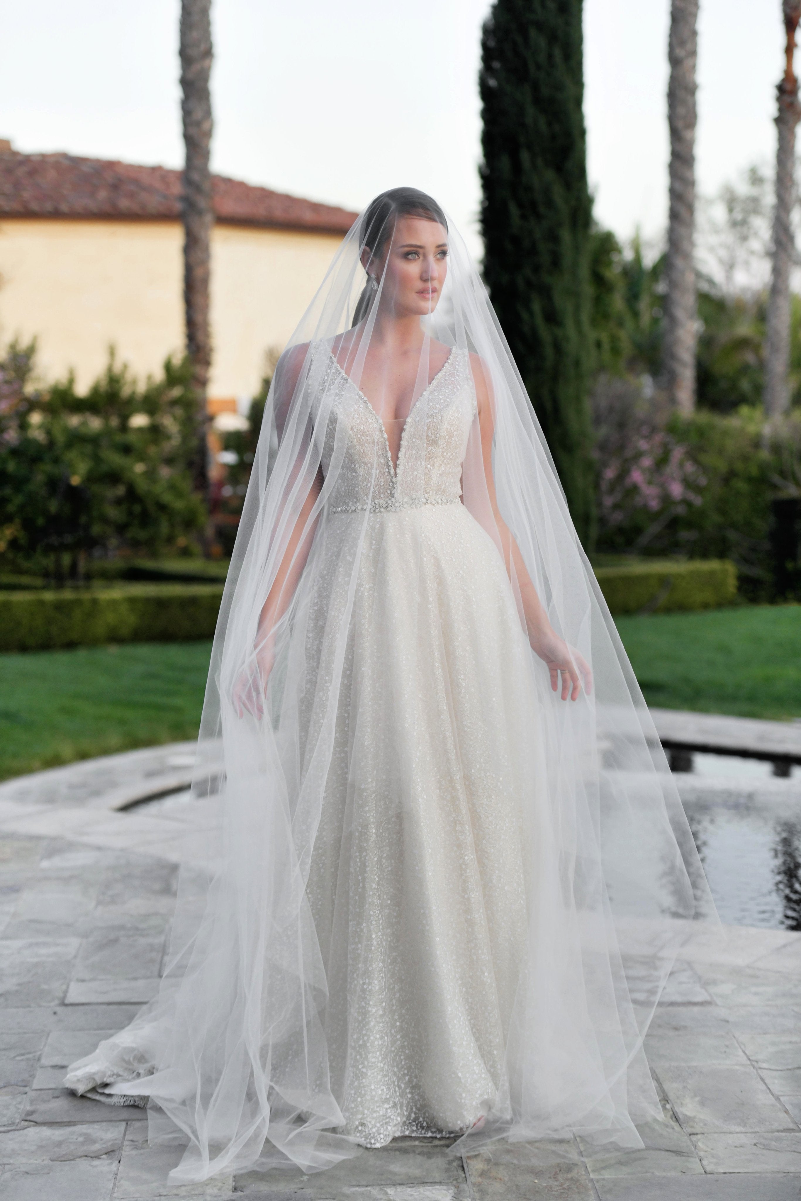 GRANDE AMBRELL Ultra Royal Cathedral Drop Veil - Elegant Wedding Veil for Brides, Perfect for Cathedral Length Weddings & Formal Ceremonies