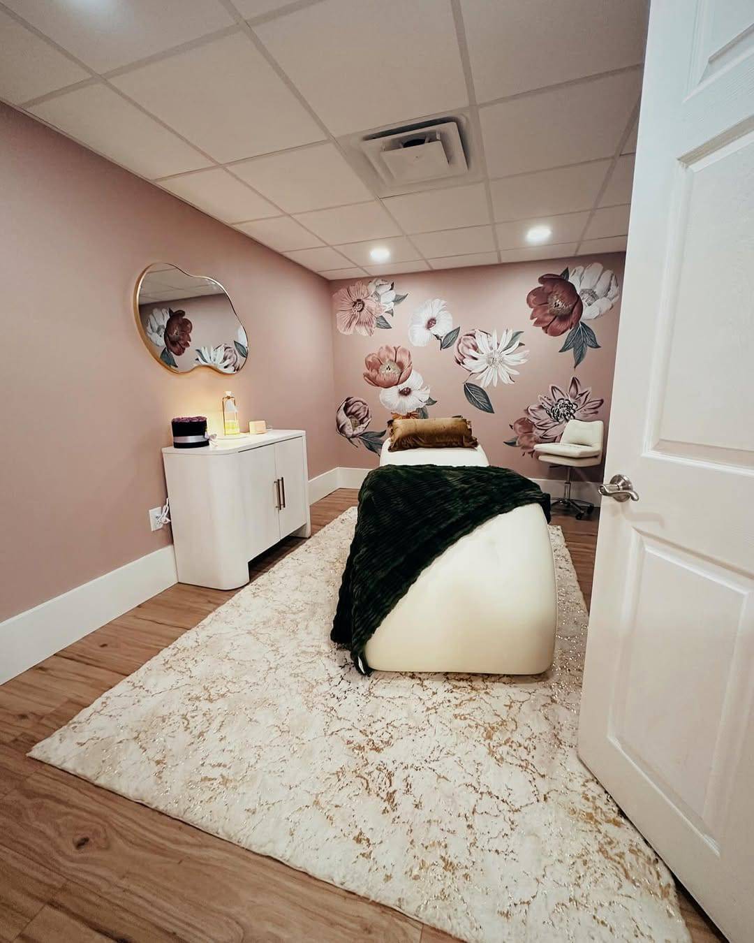 BeNoravo S-Shaped Massage Beauty Bed with Adjustable Stool - Perfect for Spa, Salon, and Home Relaxation Therapy