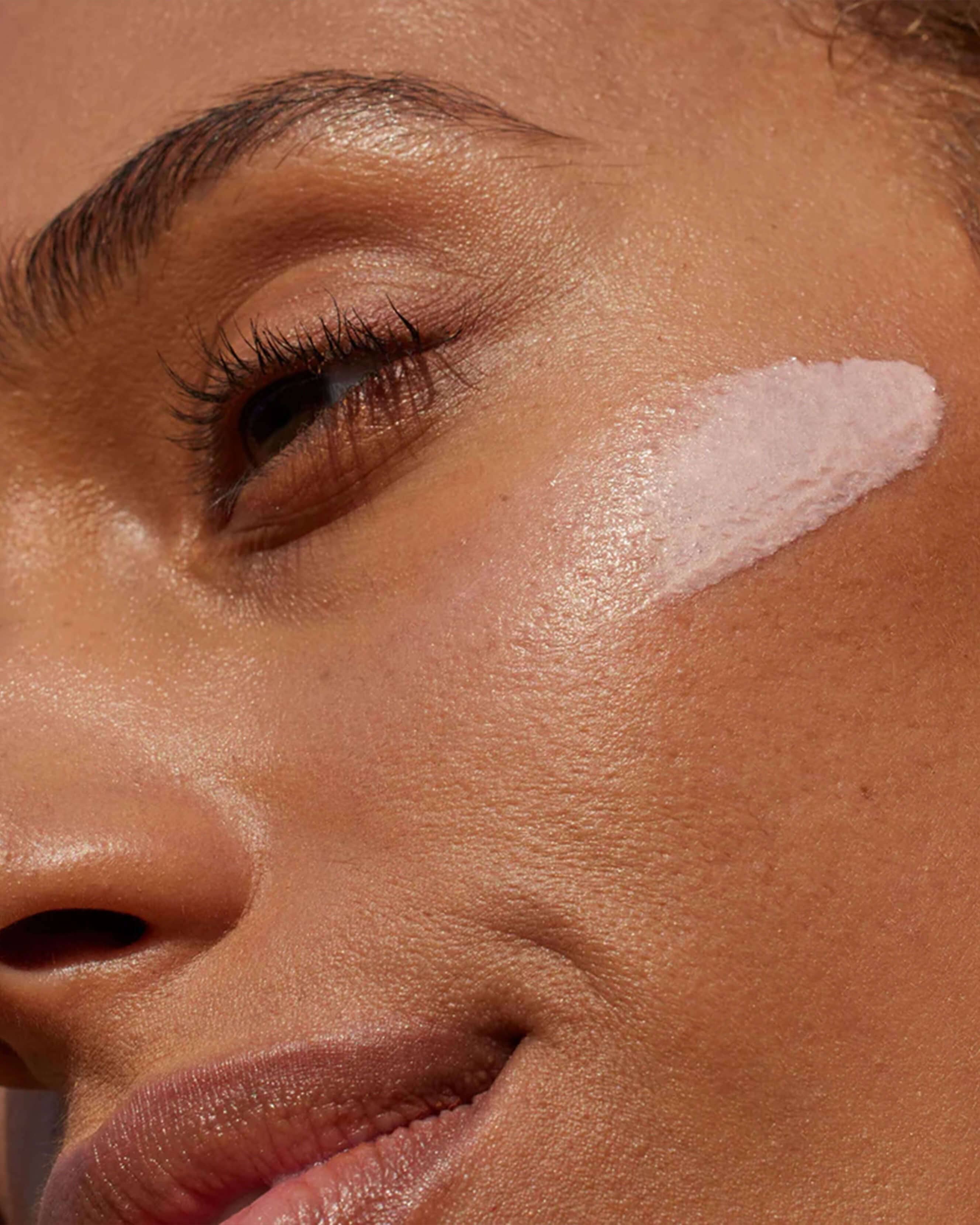 Sunglow SPF 35 Luminizing Sunscreen - Hydrating & Glowing Face Sunscreen for Daily Use, Broad Spectrum UVA/UVB Protection, Lightweight & Non-Greasy Formula - Perfect for Beach, Outdoor Activities & Everyday Wear
