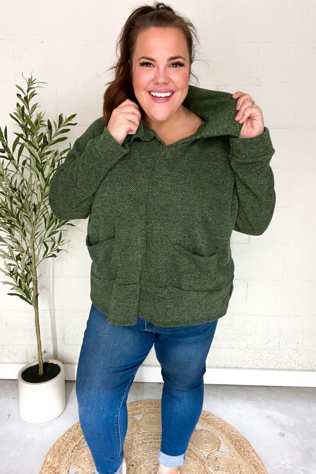 Easy Living Olive Textured Knit Notch Neck Oversized Collar Sweater - Cozy Oversized Women's Pullover for Fall & Winter | Perfect for Casual Outfits, Office Wear and Coffee Dates