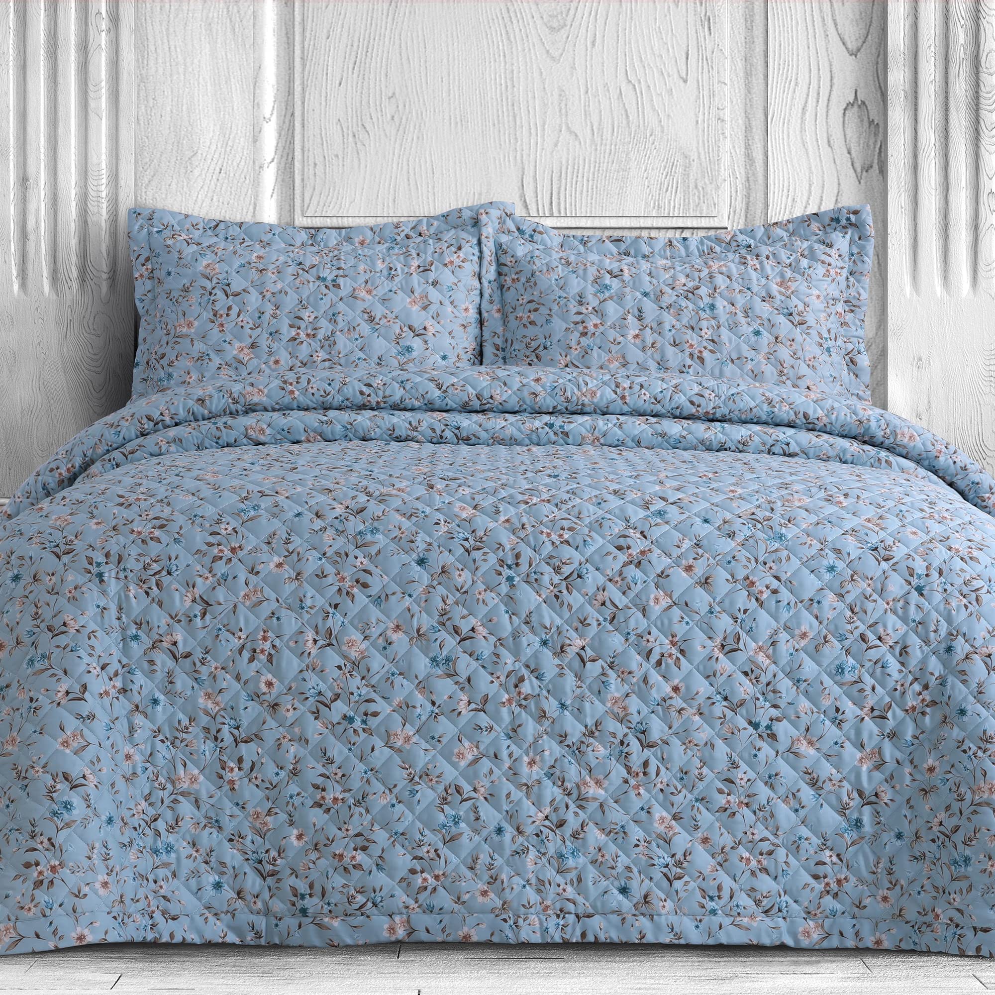 Azores Home Organic Cotton King Quilt Set - Oversized Floral 3-Piece Bedding with Diamond Stitch (1 Quilt + 2 Sham Pillowcases) | 300 Thread Count | Carolina Blue | Perfect for Master Bedroom & Guest Room Decor