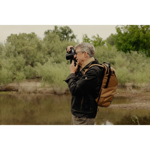 Peak Design Everyday Backpack 30L V2 - Premium Camera & Travel Backpack in Coyote Brown - Perfect for Photographers, Commuters & Outdoor Adventures