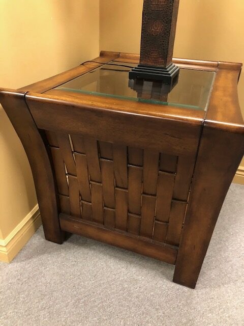 Glass Top Basket Weave End Table - Modern Accent Table for Living Room, Bedroom & Office - Perfect Side Table for Coffee, Books & Decor