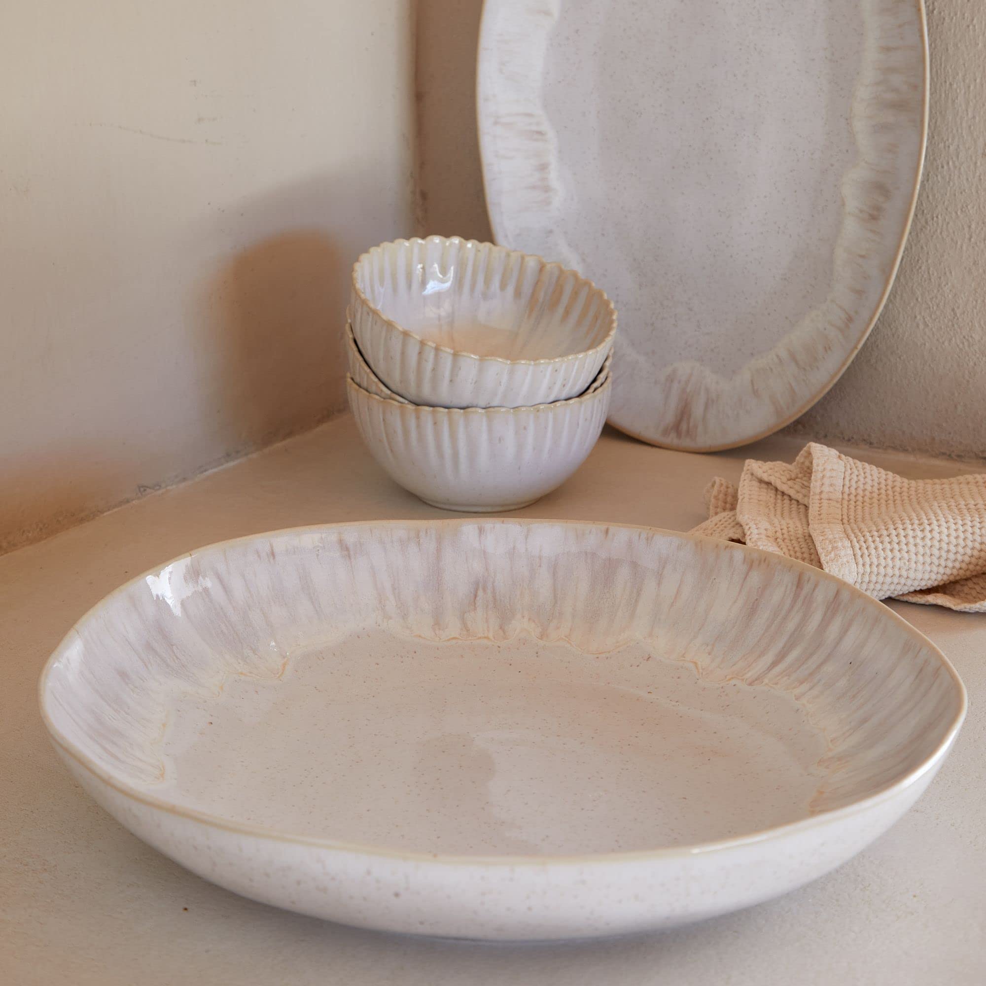Casafina 15-Inch Ceramic Pasta Bowl - Eivissa Collection, Sand Beige | Microwave & Dishwasher Safe Stoneware | Food Safe Glazed Dinnerware | Restaurant Quality Serving Dish for Pasta, Salad & Soup | Perfect for Family Dinners & Entertaining Guests