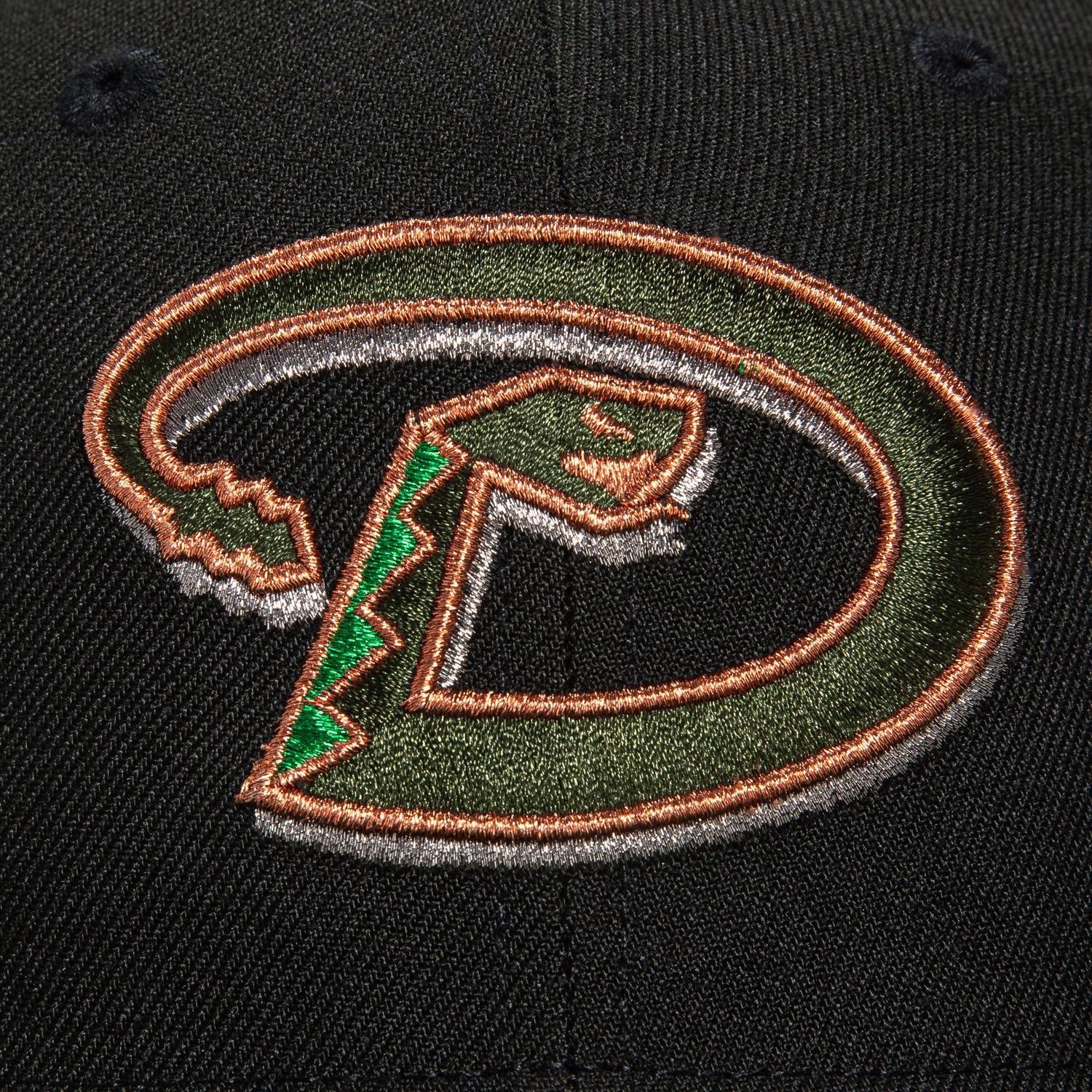 New Era 59Fifty Arizona Diamondbacks 2001 World Series Patch Snapback Hat - Black, Olive, Metallic Copper - Official MLB Baseball Cap for Men & Women - Perfect for Games, Collecting & Streetwear Fashion