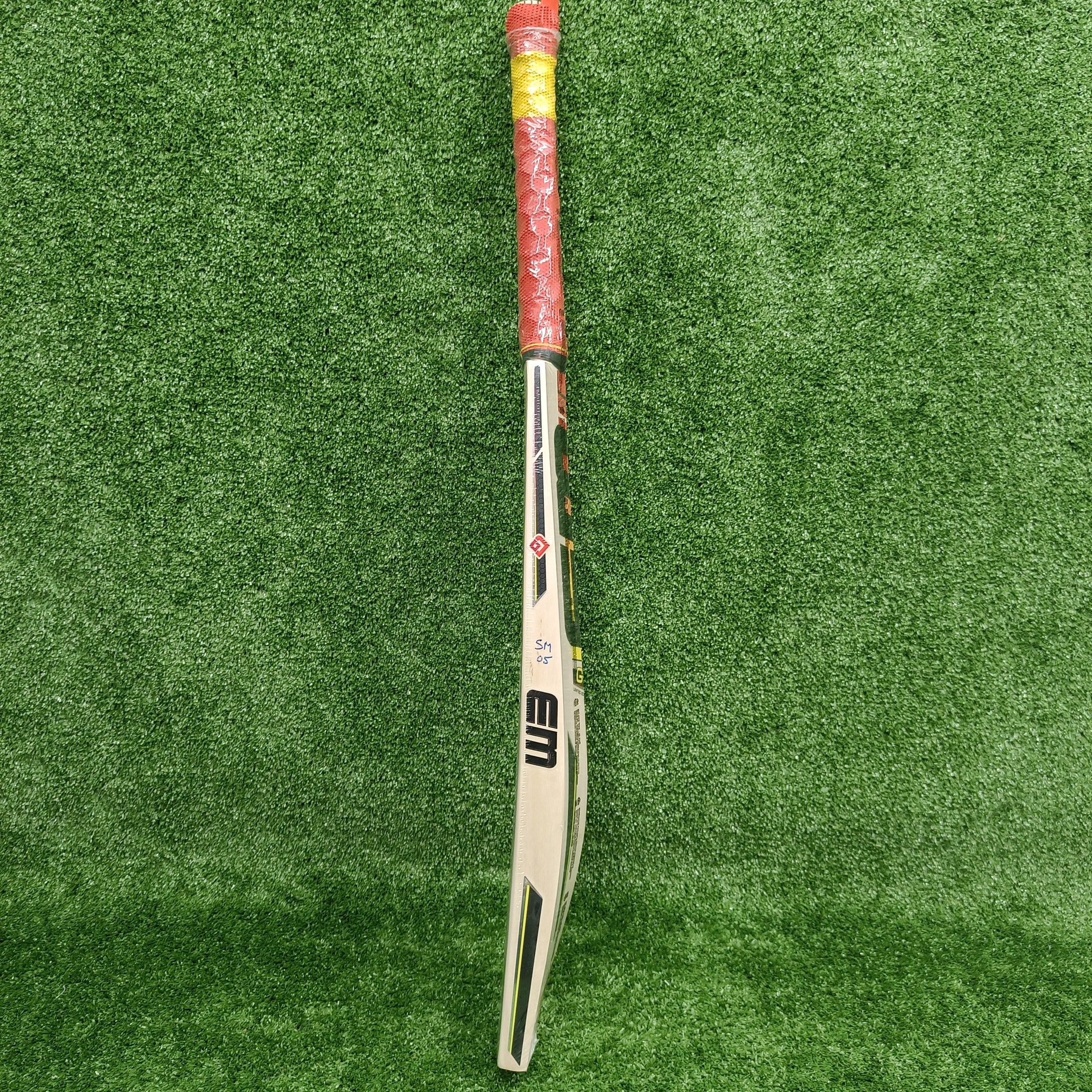 EM GT 4.0 Limited Edition 3.0 English Willow Cricket Bat - Professional Grade for Matches & Training | Perfect for Cricket Enthusiasts & Club Players