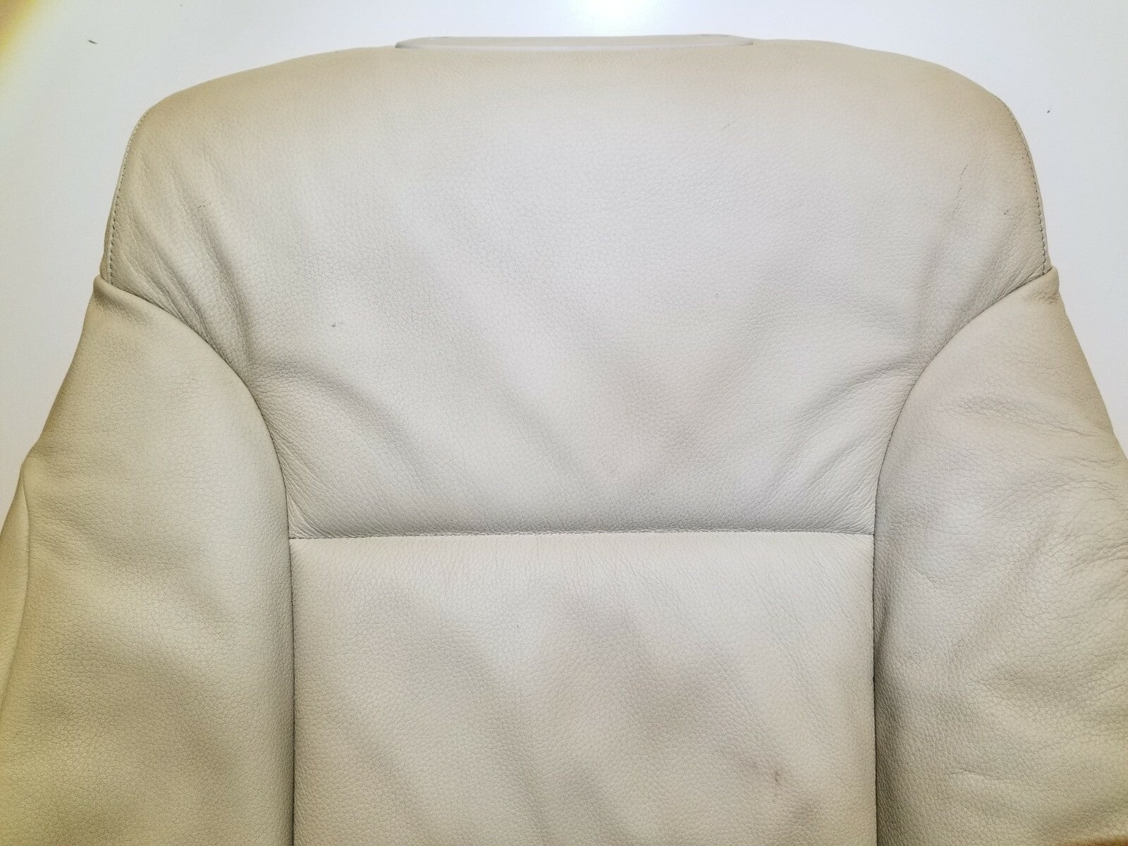 2004-2007 BMW 530xi E60 Front Left Driver Side Seat Backrest Upper OEM Replacement Part - Perfect for Car Interior Repair & Comfort Upgrade