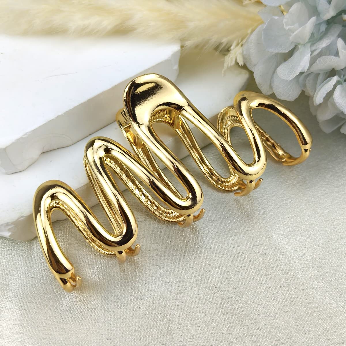 Snake Design Metal Hair Claw Clips for Women & Girls - Gold Fashion Hair Accessories for Thick Hair - Creative Hair Clips for Parties, Weddings & Everyday Styling