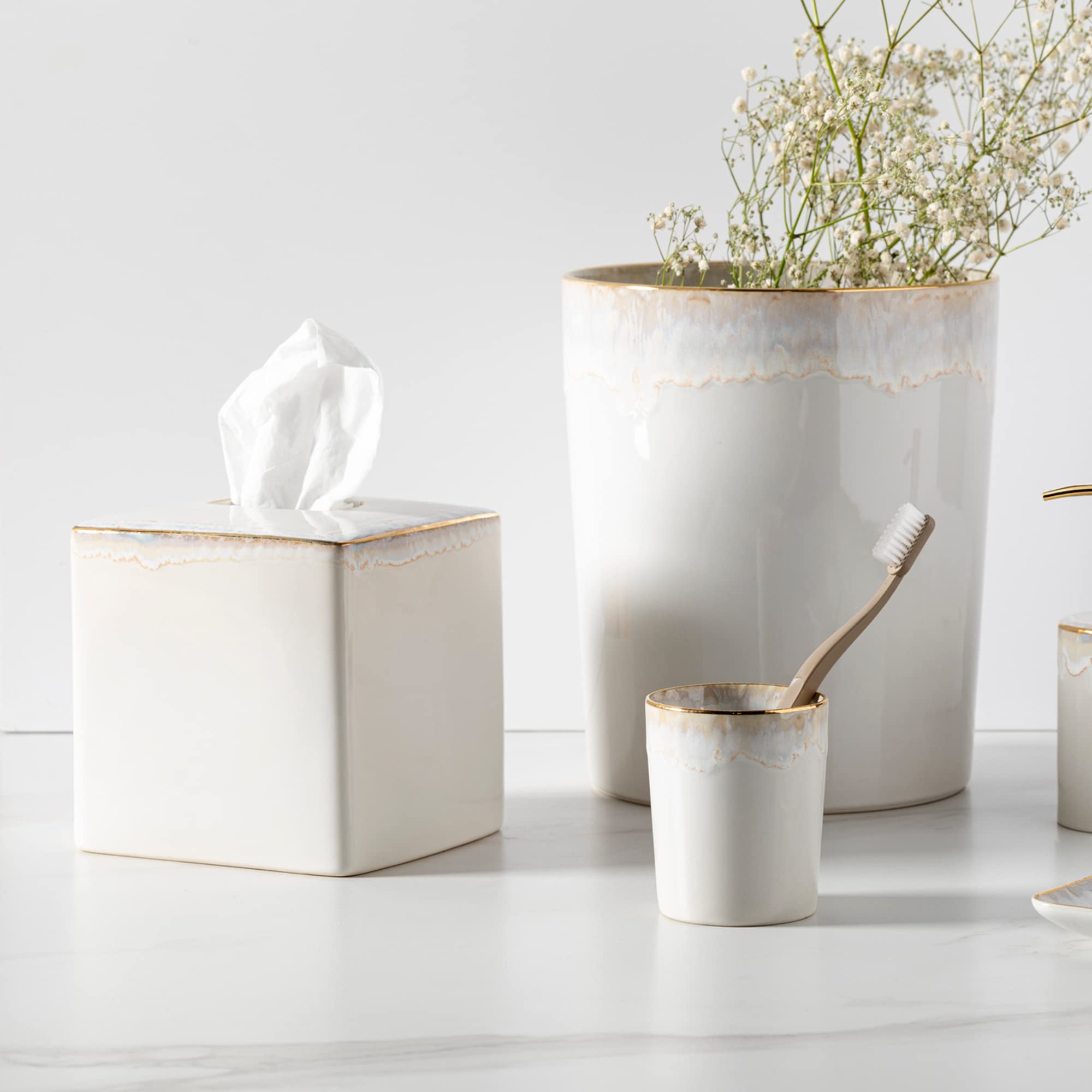 Casafina Ceramic Tissue Box Cover - White & Gold, Bathroom Decor for Luxury Homes