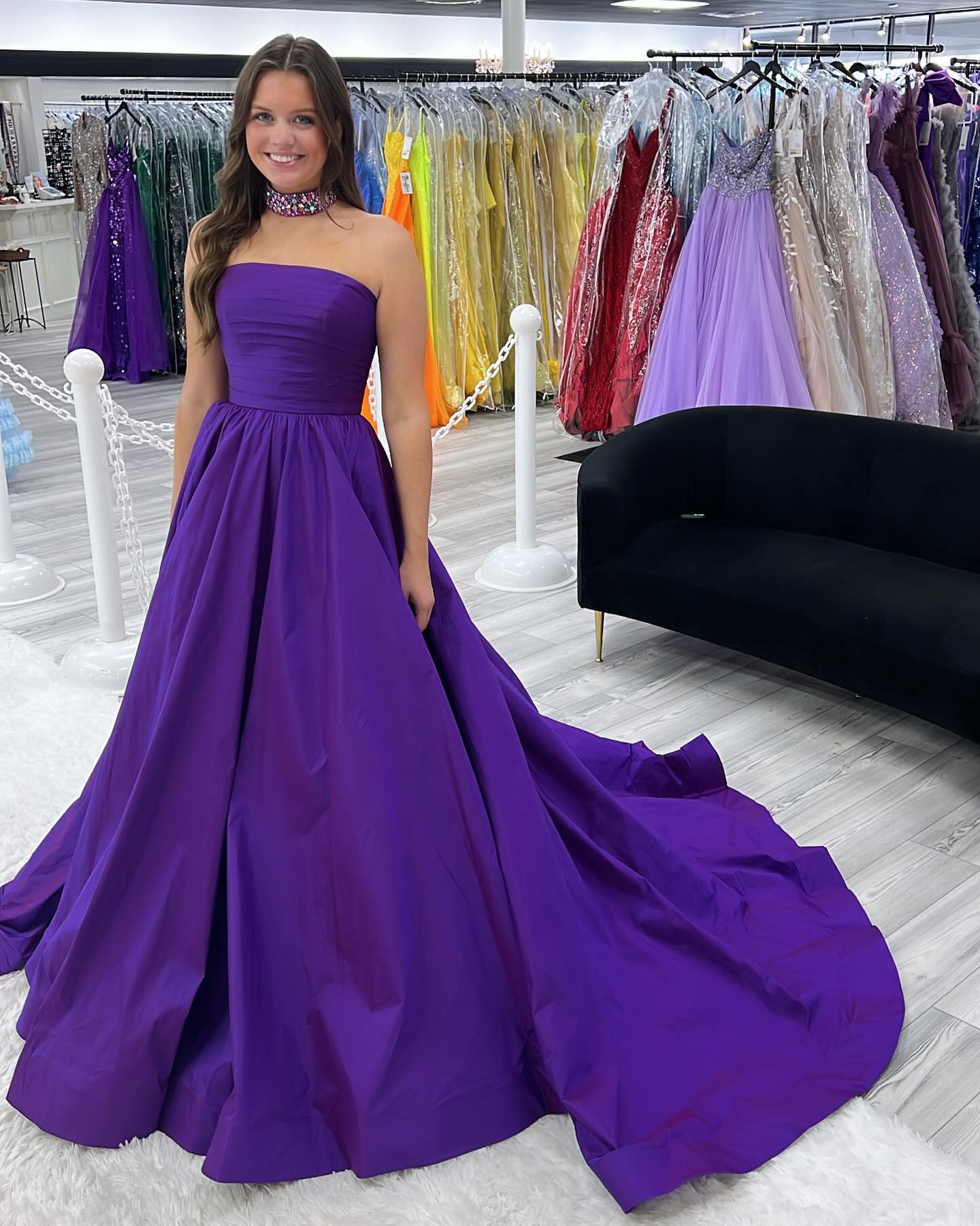 Elegant Strapless Satin Purple Prom Dress - A-Line Sleeveless Formal Gown for Homecoming, Ball & Evening Parties