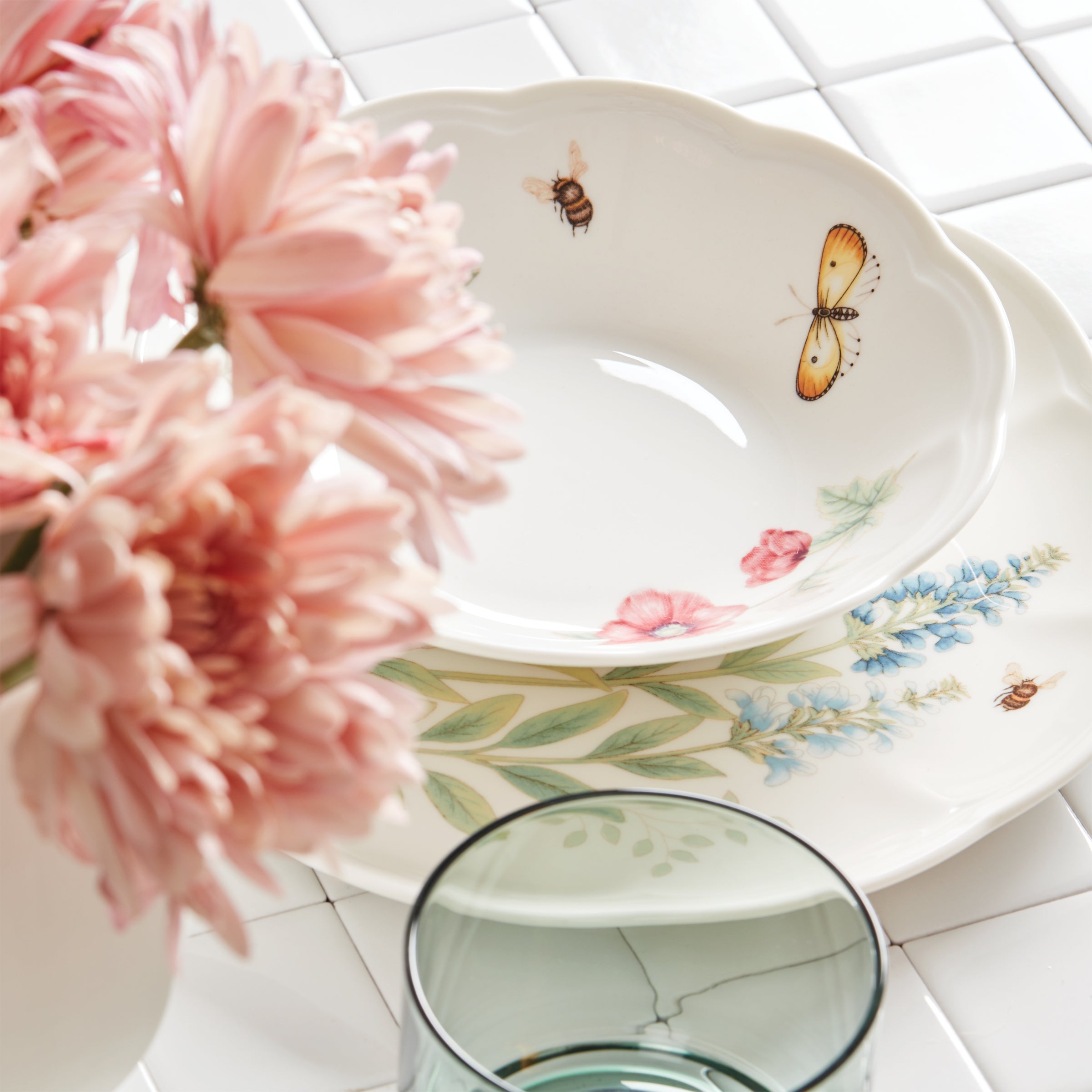 Butterfly Meadow 28-Piece Dinnerware Set - Porcelain Plates, Bowls & Mugs for Family Dining, Dinner Parties & Everyday Use