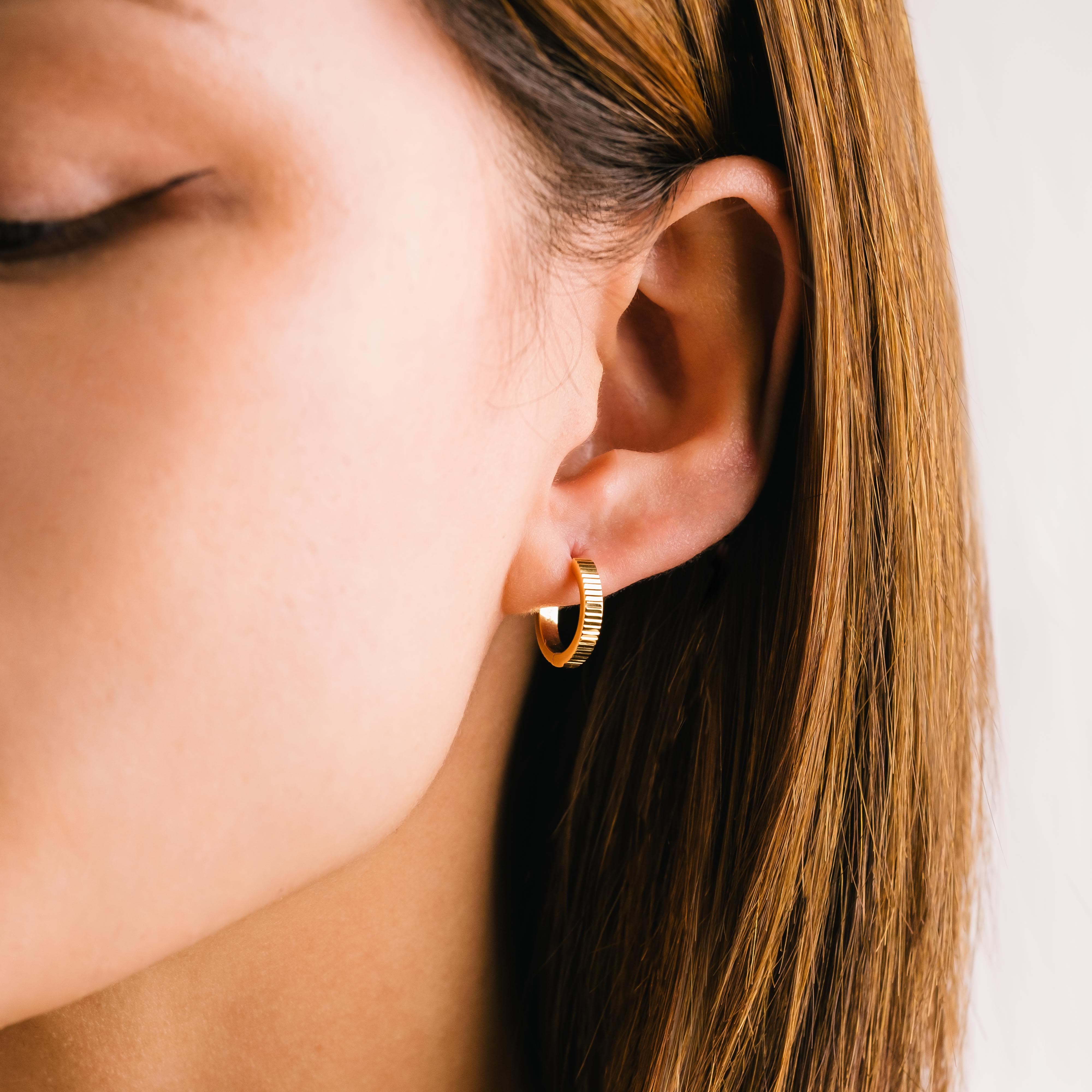 15mm Fluted Huggie Hoop Earrings for Women - Minimalist Gold Hoop Earrings for Everyday Wear, Work & Date Night