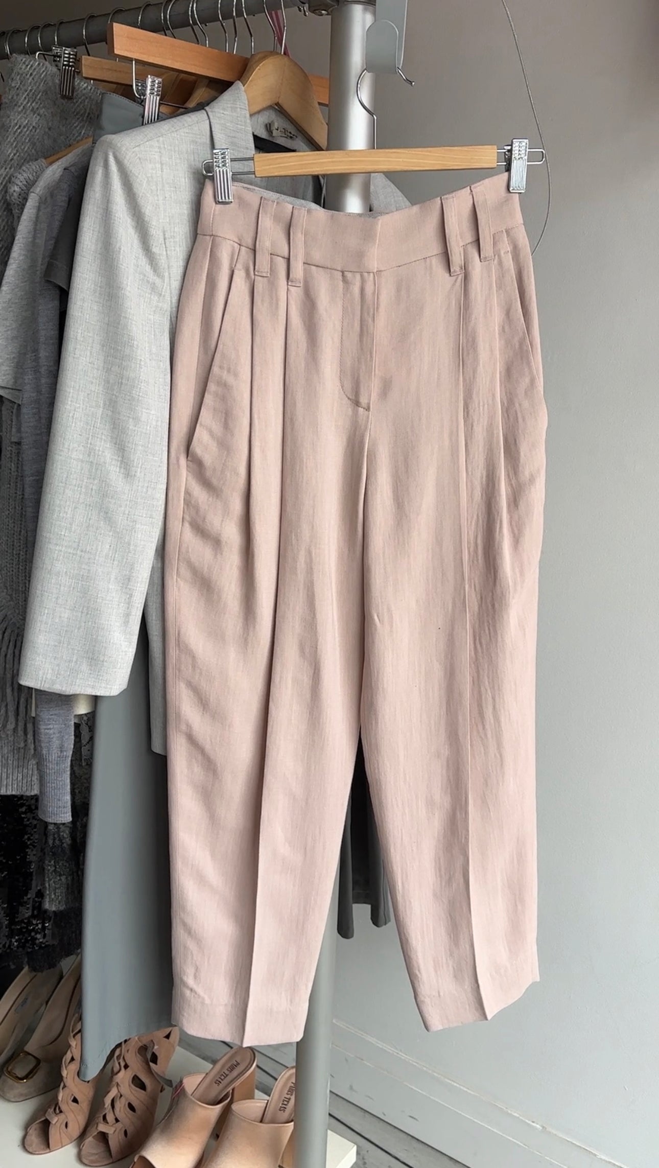 Brunello Cucinelli Women's Light Shell Pink Linen Pants - Size IT36 / FR32 / USA0 - Perfect for Summer Travel & Casual Outings