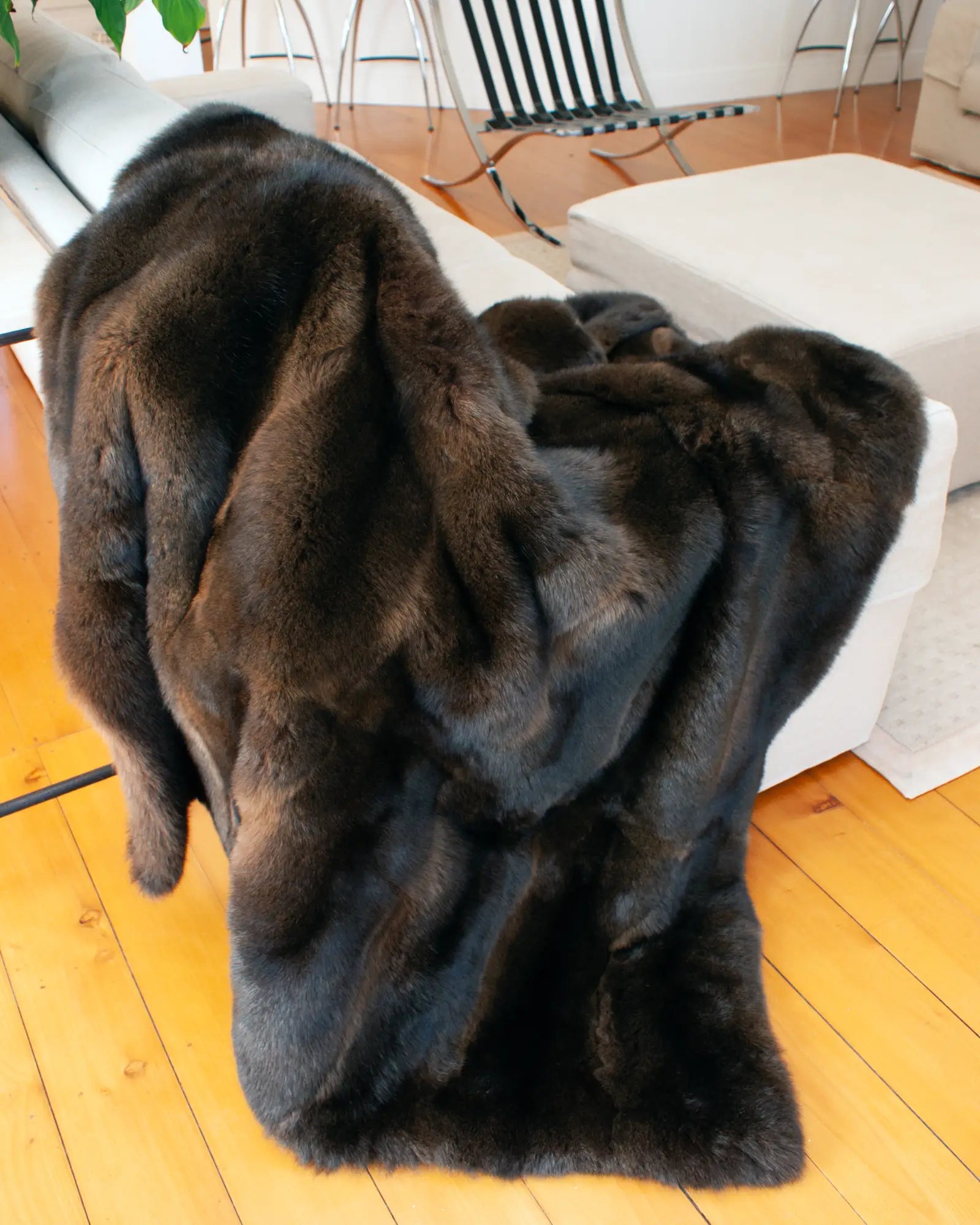 Luxury Chocolate Brown Possum Fur Throw Blanket - Soft & Warm Cozy Throw for Couch, Bed, Sofa - Perfect for Winter Nights, Home Decor, and Gift Giving