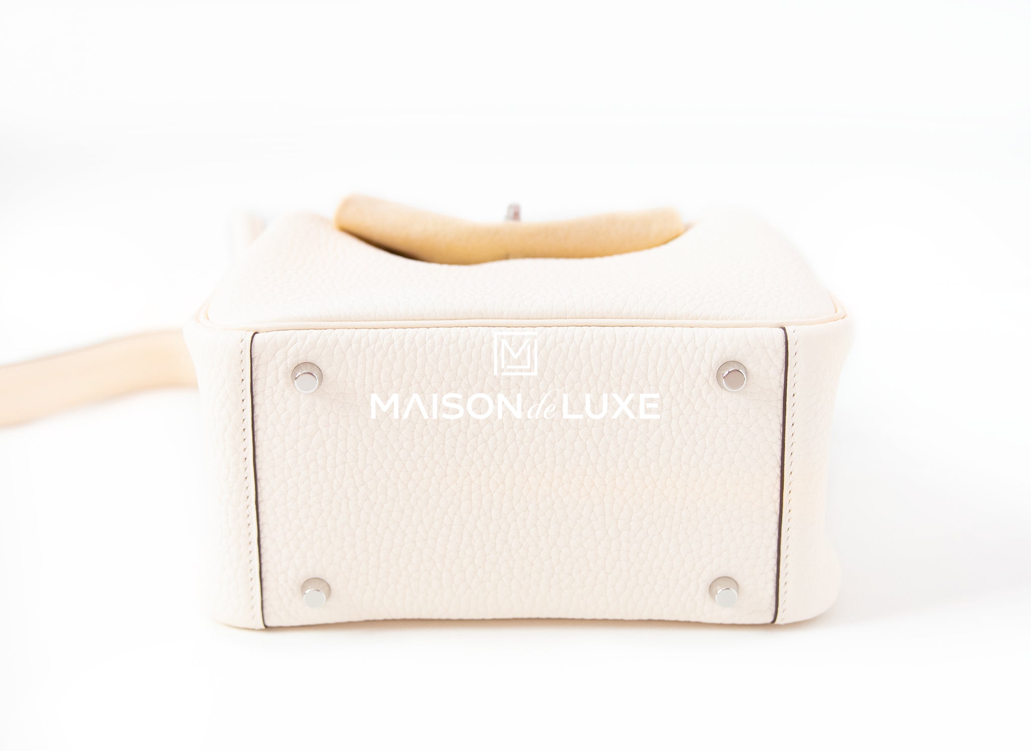Hermes Mini Lindy 20 Handbag in Nata Clemence Leather with Palladium Hardware - Perfect for Everyday Use and Special Occasions