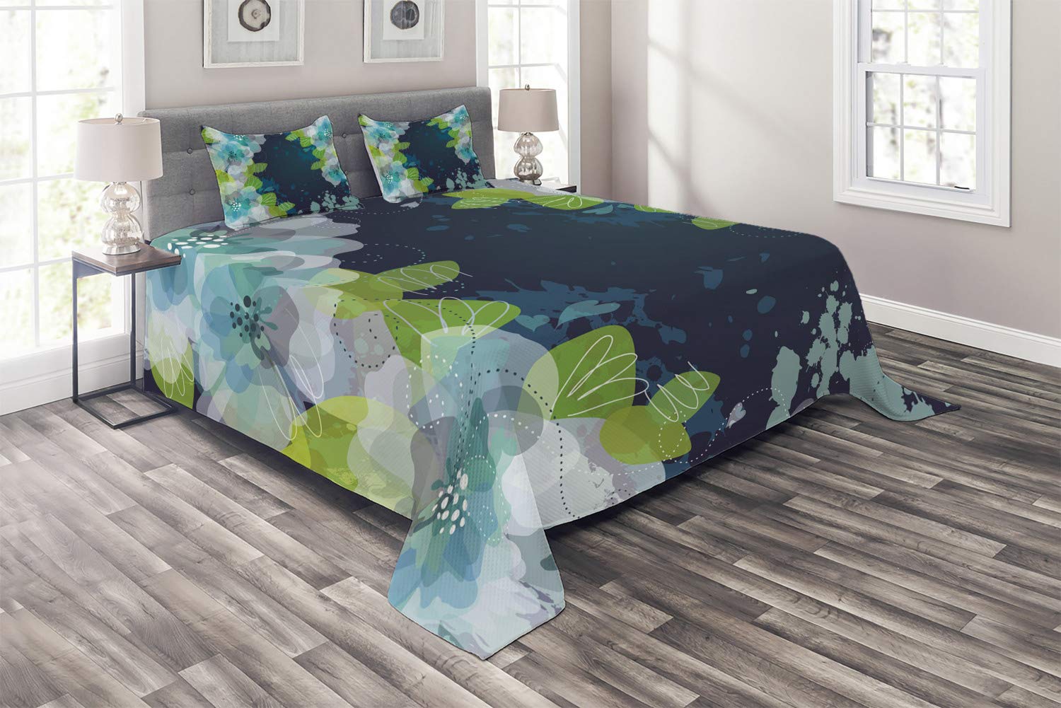 Ambesonne Navy Blue King Size 3-Piece Quilted Bedspread Set with 2 Pillow Shams - Abstract Floral Design on Grunge Backdrop in Navy, Pale Green & White | Elegant Bedroom Decor for Master Suite, Guest Room or Vacation Home