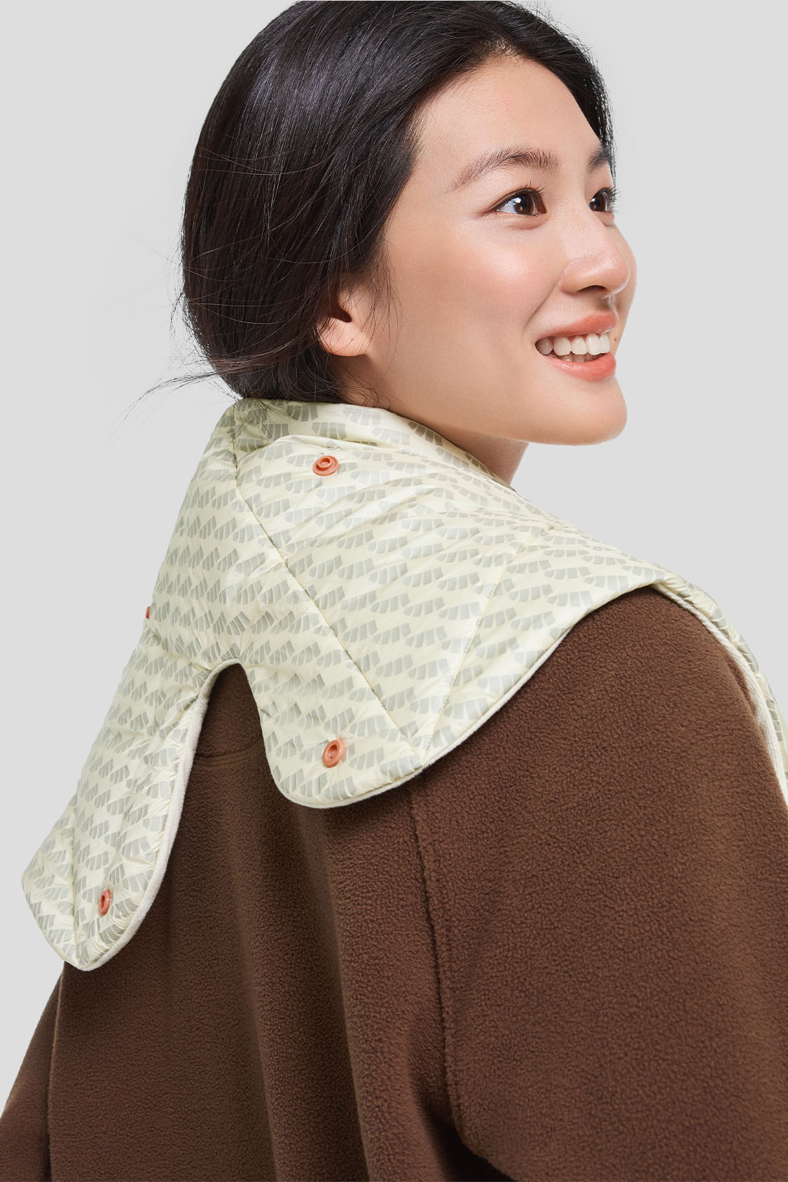 DownWarm Insulated Down Scarf - Winter Neck Warmer for Men & Women - Soft & Warm Fashion Accessory for Cold Weather, Outdoor Activities & Travel