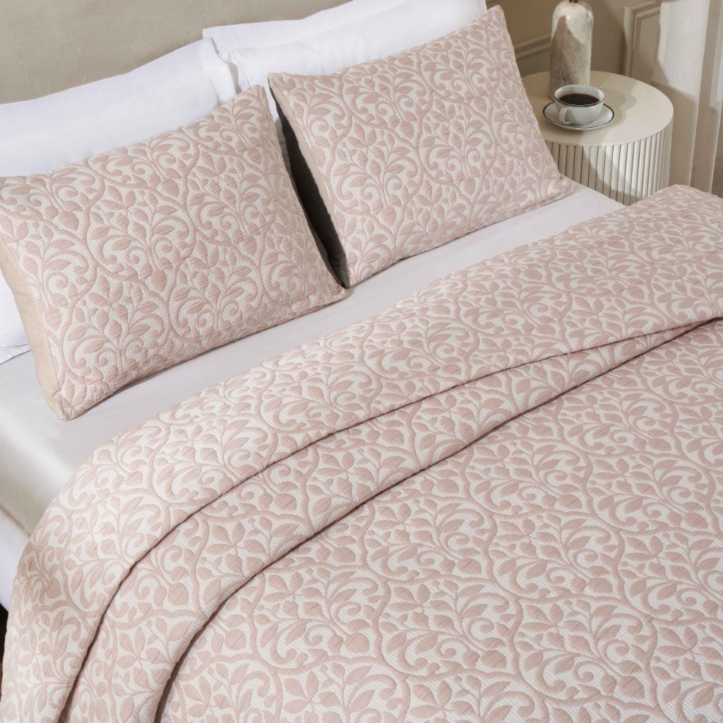 Premium Vineyard Cotton Blend Medium Weight Matelasse Woven Coverlet - Soft Bedspread for All Seasons | Perfect for Guest Rooms, Master Bedrooms & Cozy Home Decor