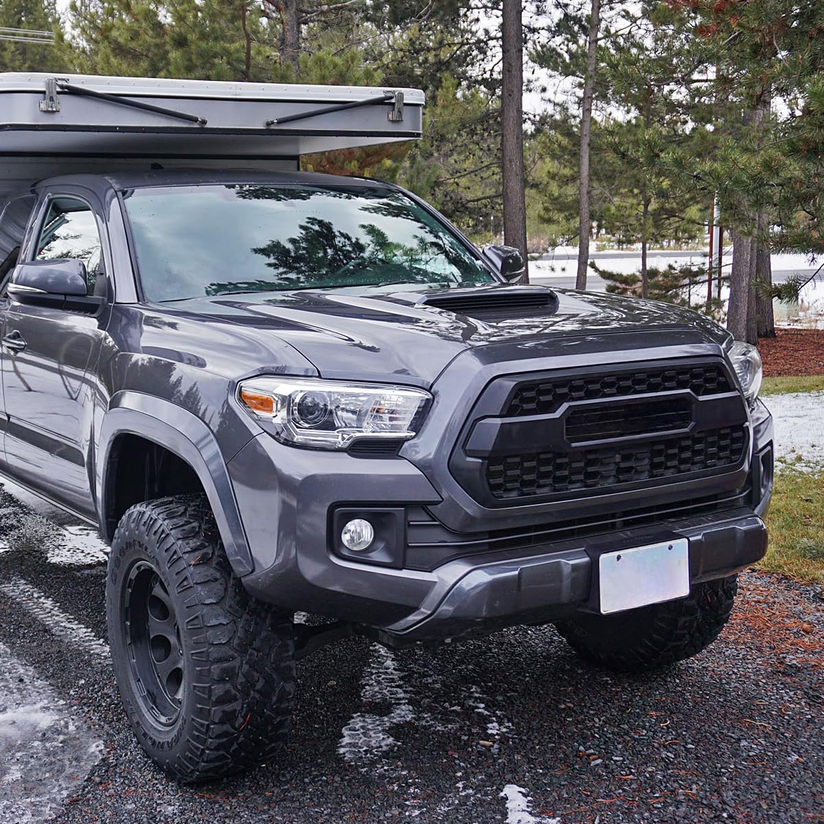 Spec-D Tuning Chrome Projector Headlights with LED Daytime Running Lights - Compatible with 2016-2022 Toyota Tacoma - Left & Right Pair Headlamp Assembly - Upgrade Your Truck's Style & Night Visibility for Off-Roading & Daily Driving