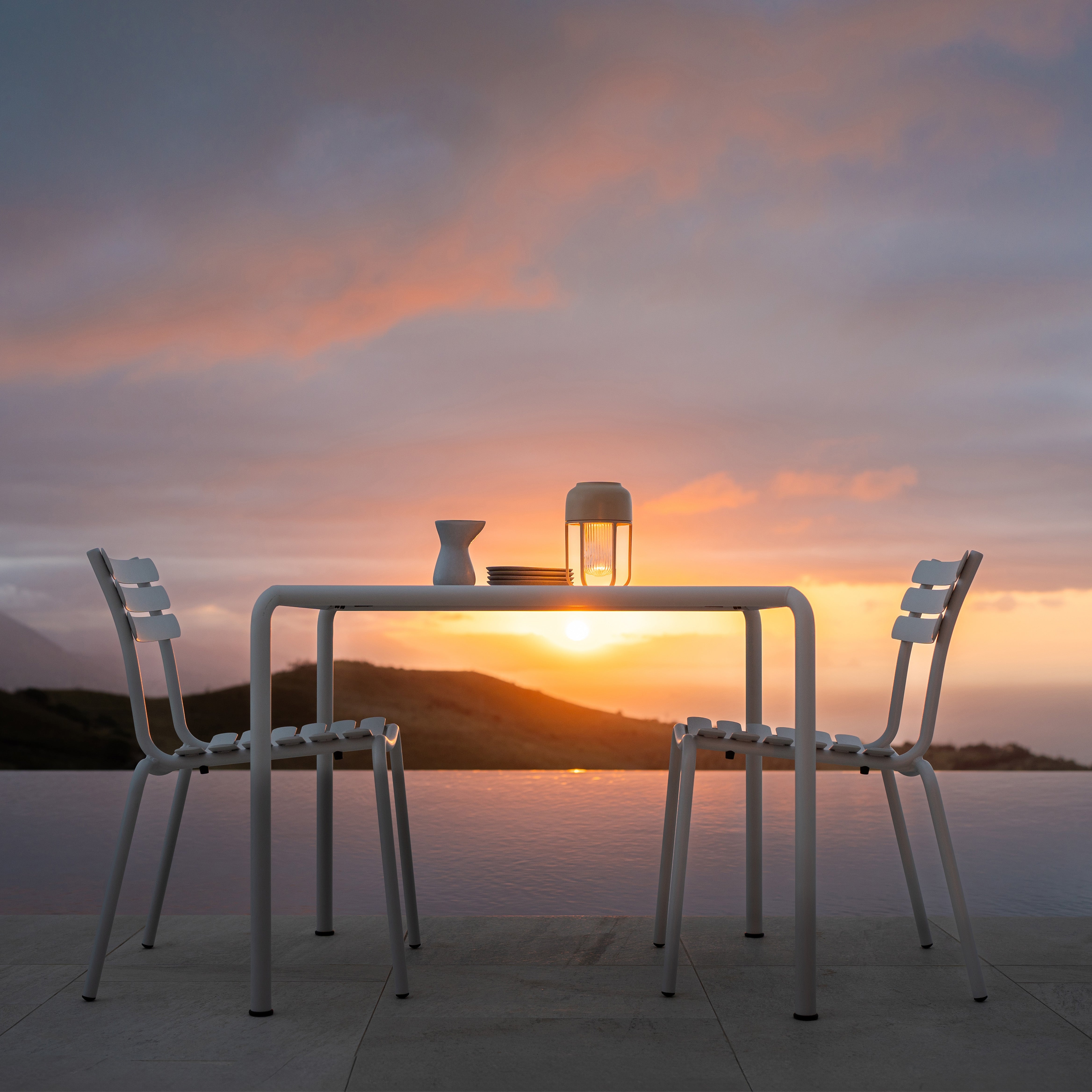 ALUA Outdoor Side Chair - Lightweight Folding Patio Chair for Camping, Beach, Picnic & Backyard - Portable Garden Chairs with Cup Holder - Perfect for Outdoor Relaxation & Travel