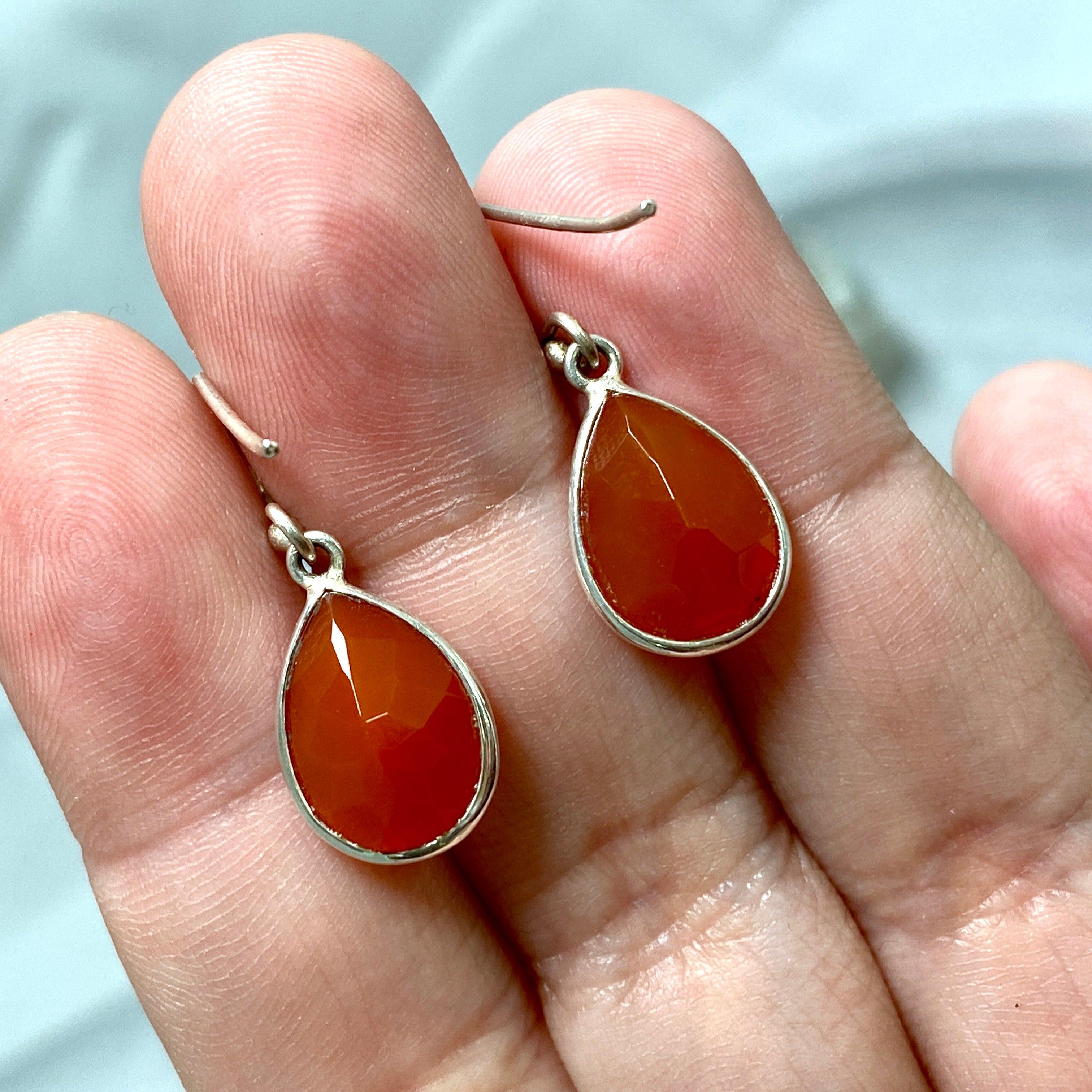 Natural Carnelian Teardrop Faceted Earrings for Women – Handmade Gemstone Jewelry – Elegant Dangle Earrings for Parties, Weddings & Special Occasions