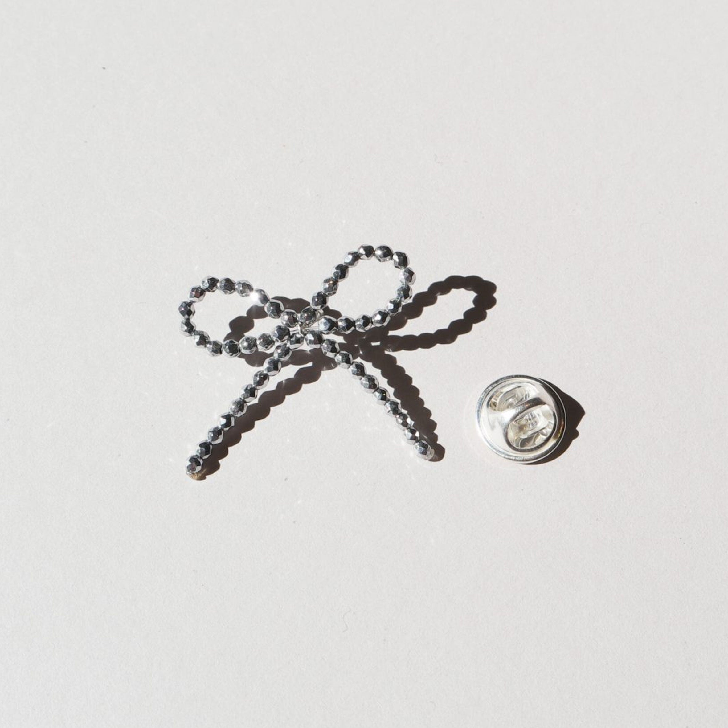 Elegant Gunmetal Sparkling Brooch Bow - Perfect for Weddings, Prom & Formal Events