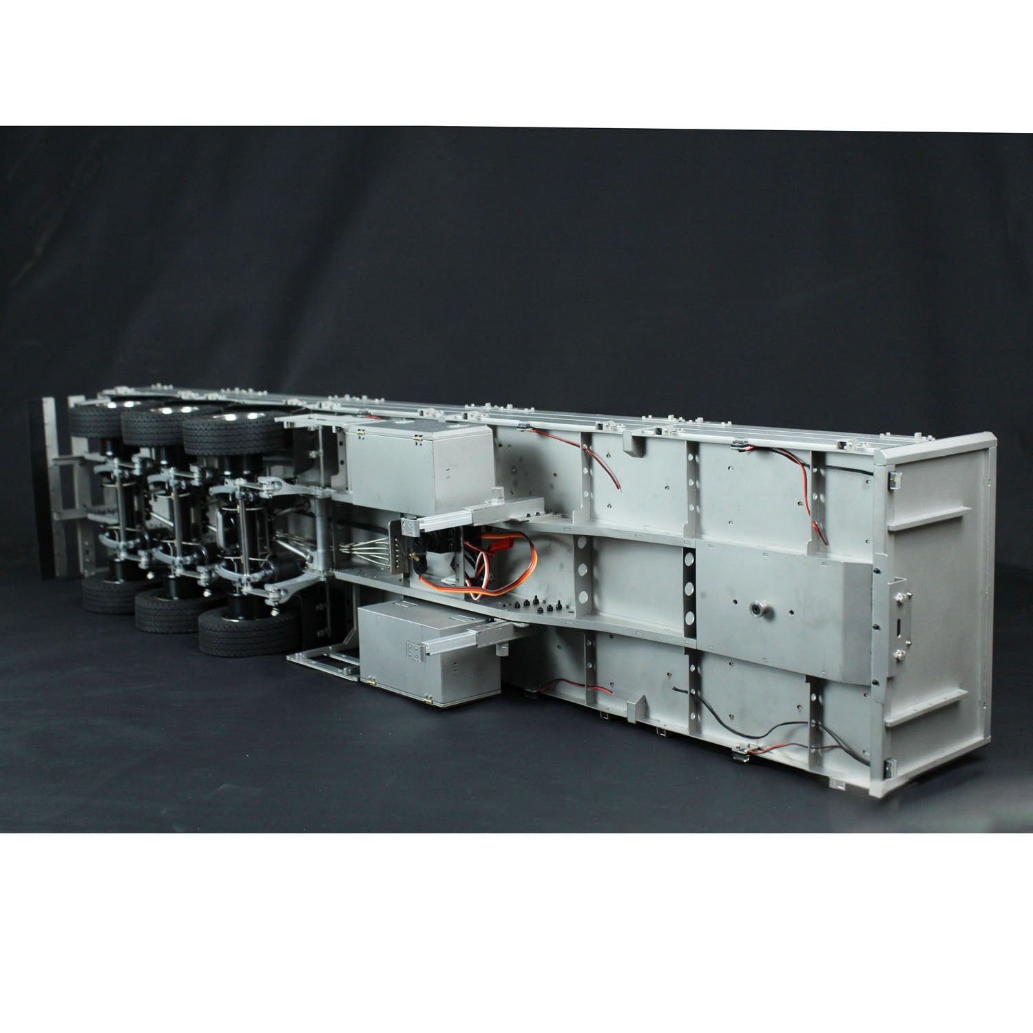 1/14 Scale 3 Axle Metal Semi Trailer for RC Tractor Truck - Remote Control Electric Model Car Kit (Unassembled & Unpainted) - Perfect for RC Enthusiasts & Collectors