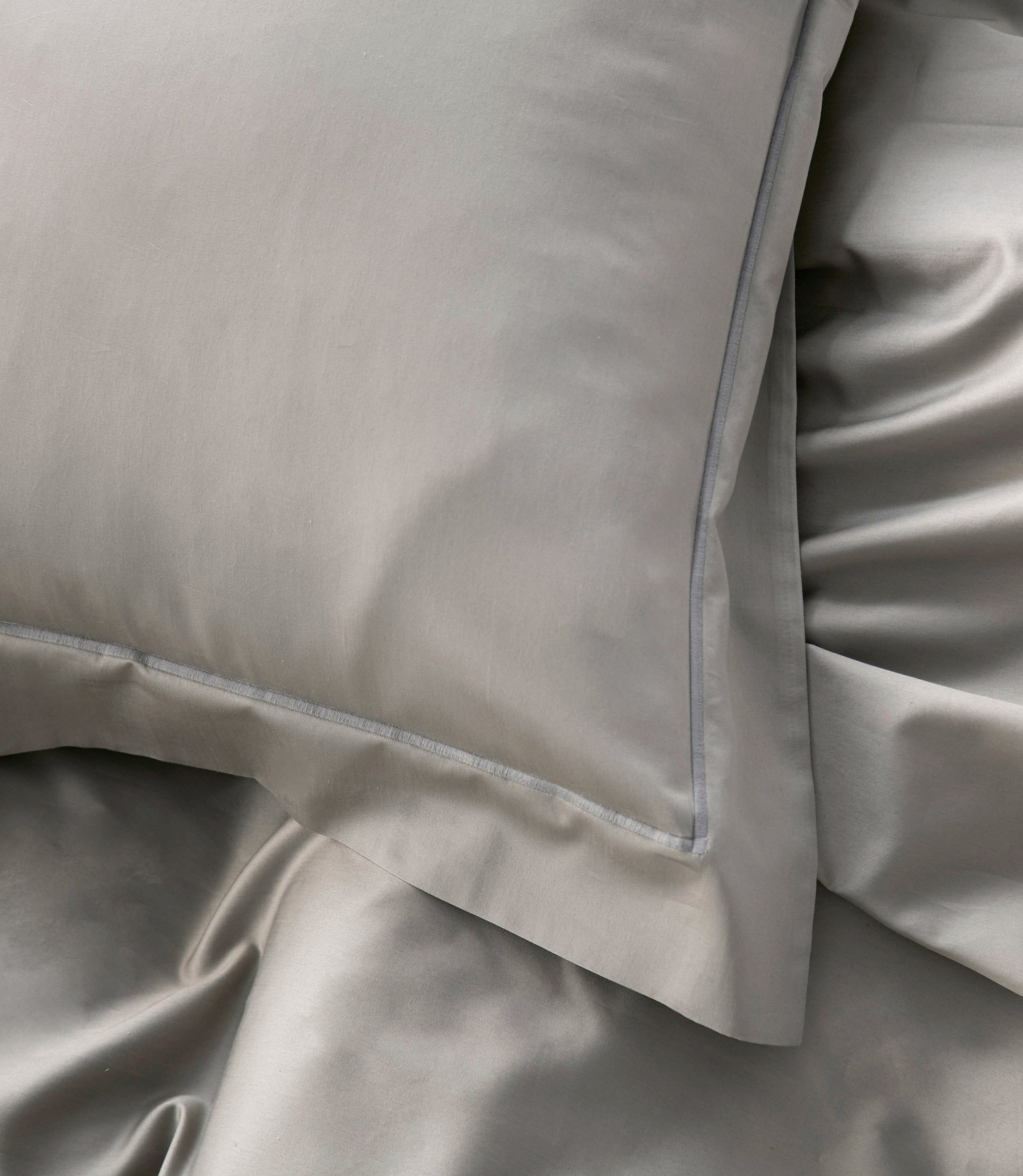 Luxury Soprano Sateen Sham - Premium Soft Pillowcase for Bedroom Decor - Perfect for Master Bedroom, Guest Room & Hotel Styling