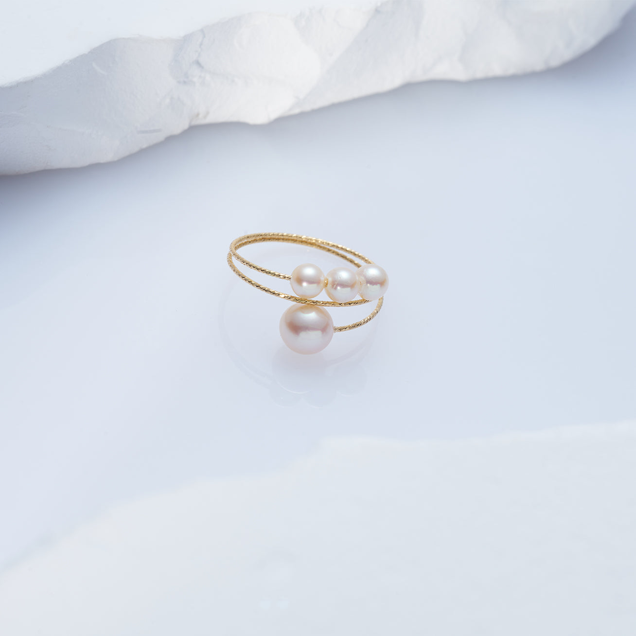 18K Gold Akoya Pearl Ring for Women - Elegant Cream Pearl Jewelry Gift for Wedding, Anniversary & Special Occasions